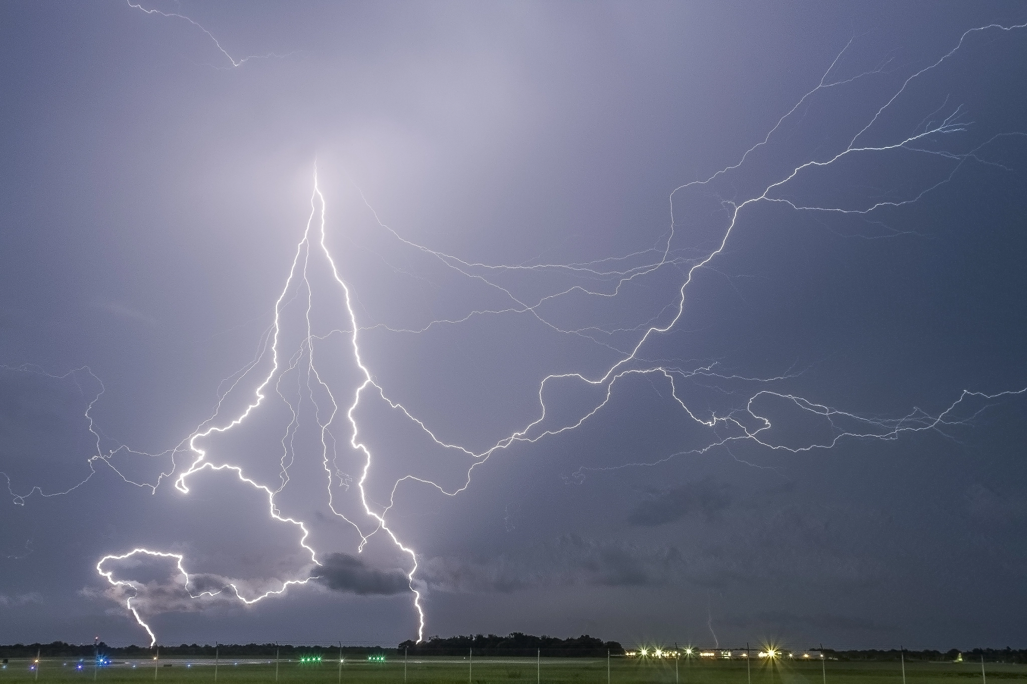 Canon EF 28-80mm f/3.5-5.6 sample photo. Cleared for thunder photography