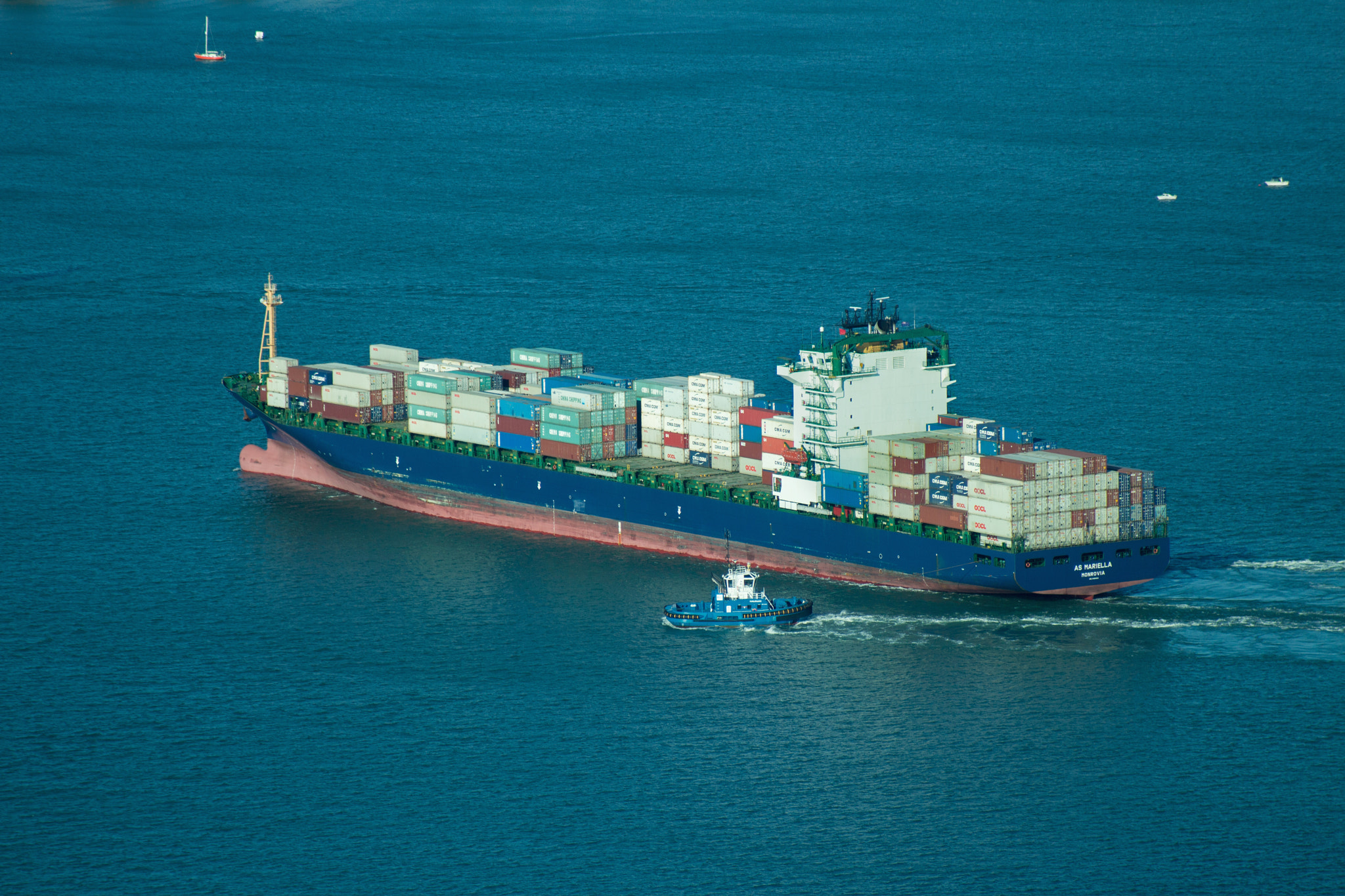 Canon EF 80-200mm F4.5-5.6 II sample photo. Cargo ship as mariella photography