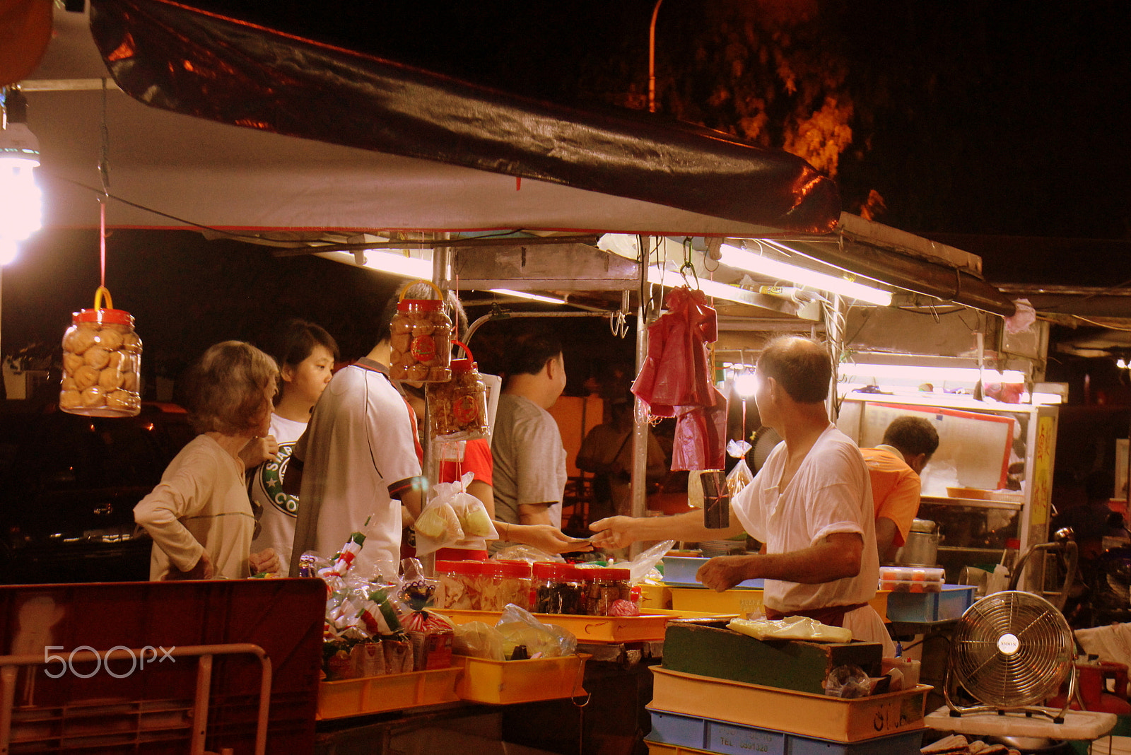Sigma 18-50mm F2.8-4.5 DC OS HSM sample photo. Streetfood dining in georgetown, penang photography