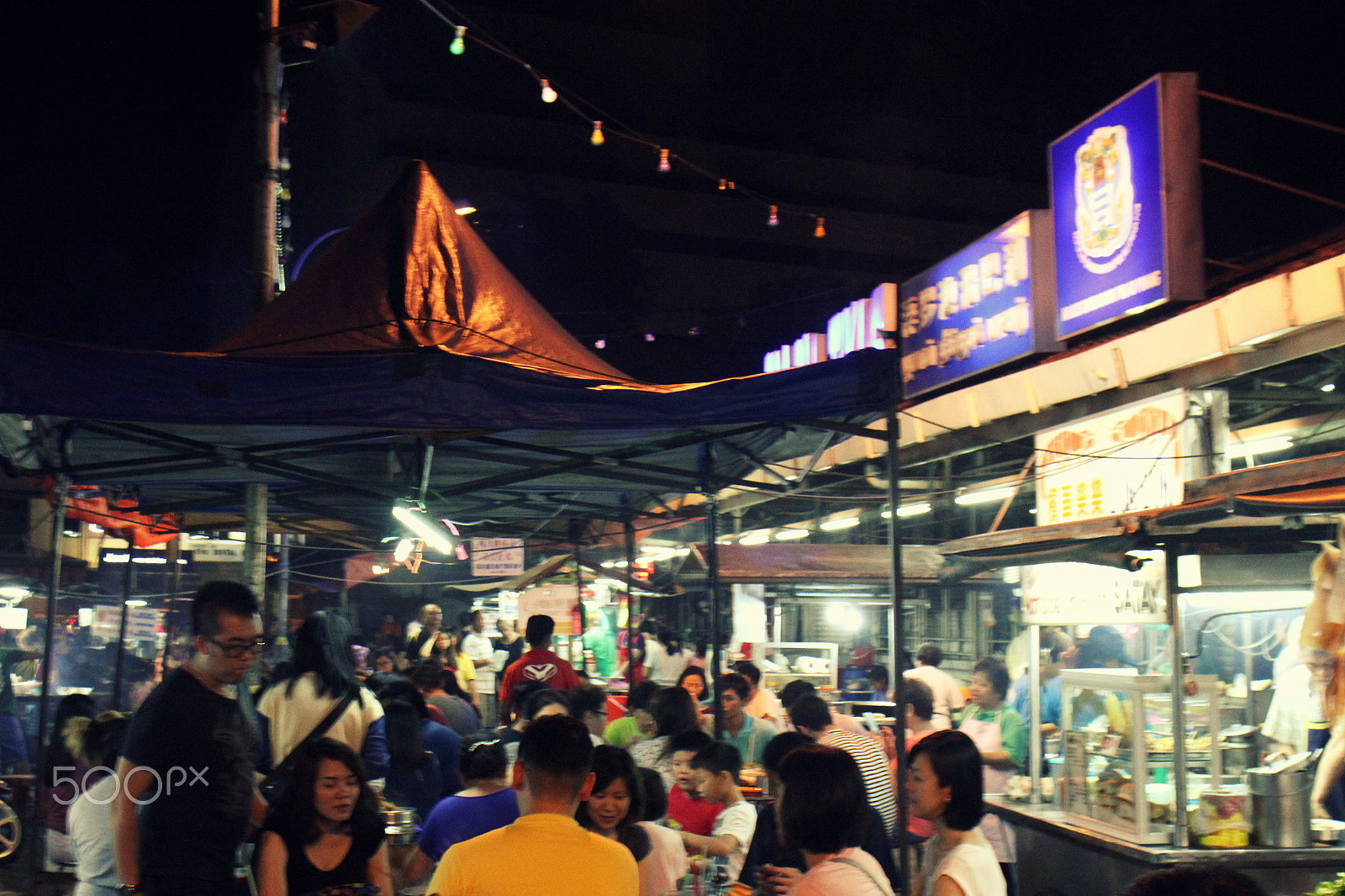 Canon EOS 60D + Sigma 18-50mm F2.8-4.5 DC OS HSM sample photo. Streetfood dining in georgetown, penang photography