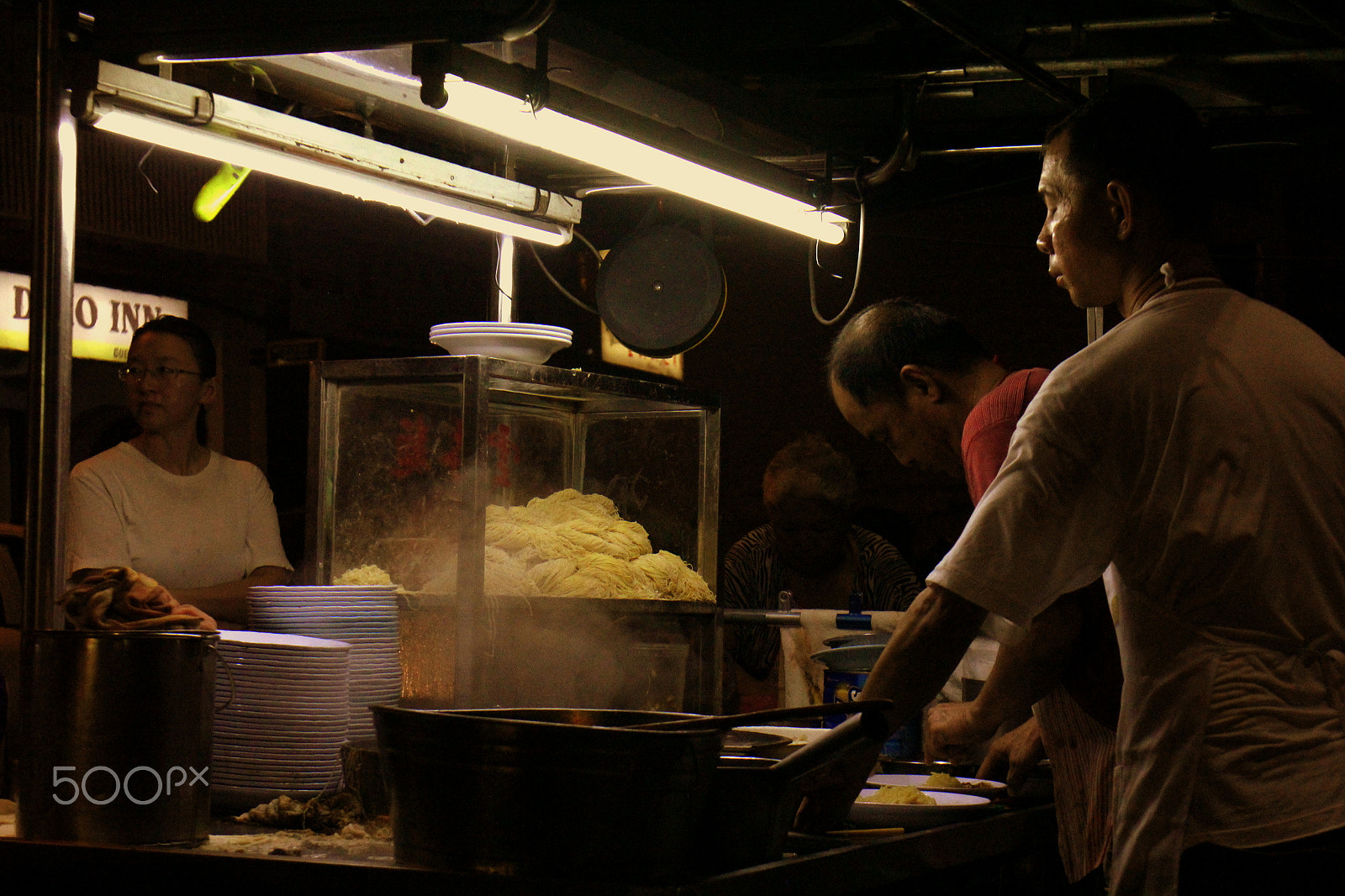 Canon EOS 60D + Sigma 18-50mm F2.8-4.5 DC OS HSM sample photo. Streetfood dining in georgetown, penang photography