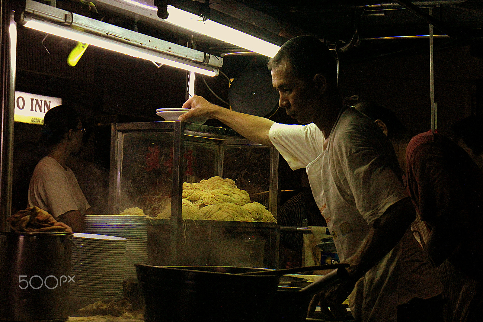 Canon EOS 60D + Sigma 18-50mm F2.8-4.5 DC OS HSM sample photo. Streetfood dining in georgetown, penang photography