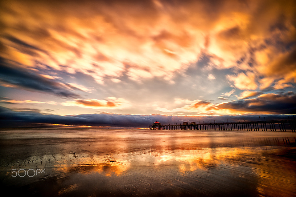 Leica Tri-Elmar-M 16-18-21mm F4 ASPH sample photo. Huntington beach pier photography