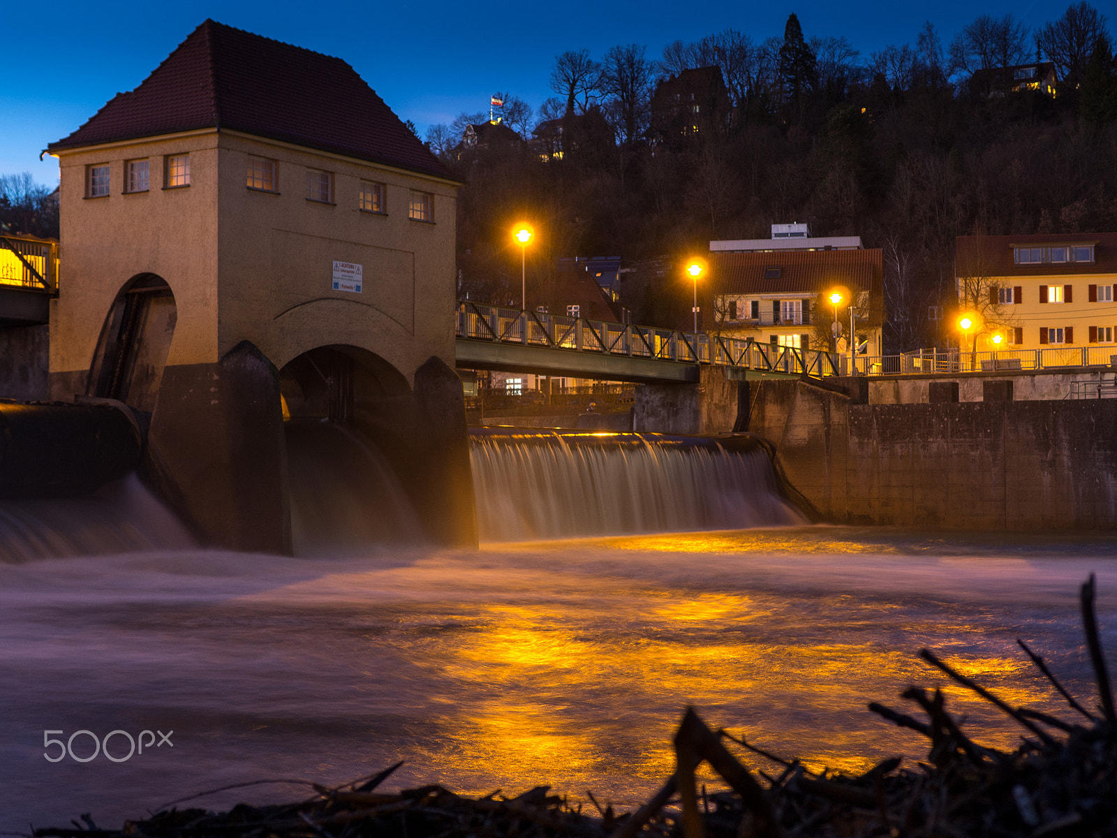 Olympus OM-D E-M10 + Panasonic Leica DG Summilux 25mm F1.4 II ASPH sample photo. Neckar weir photography