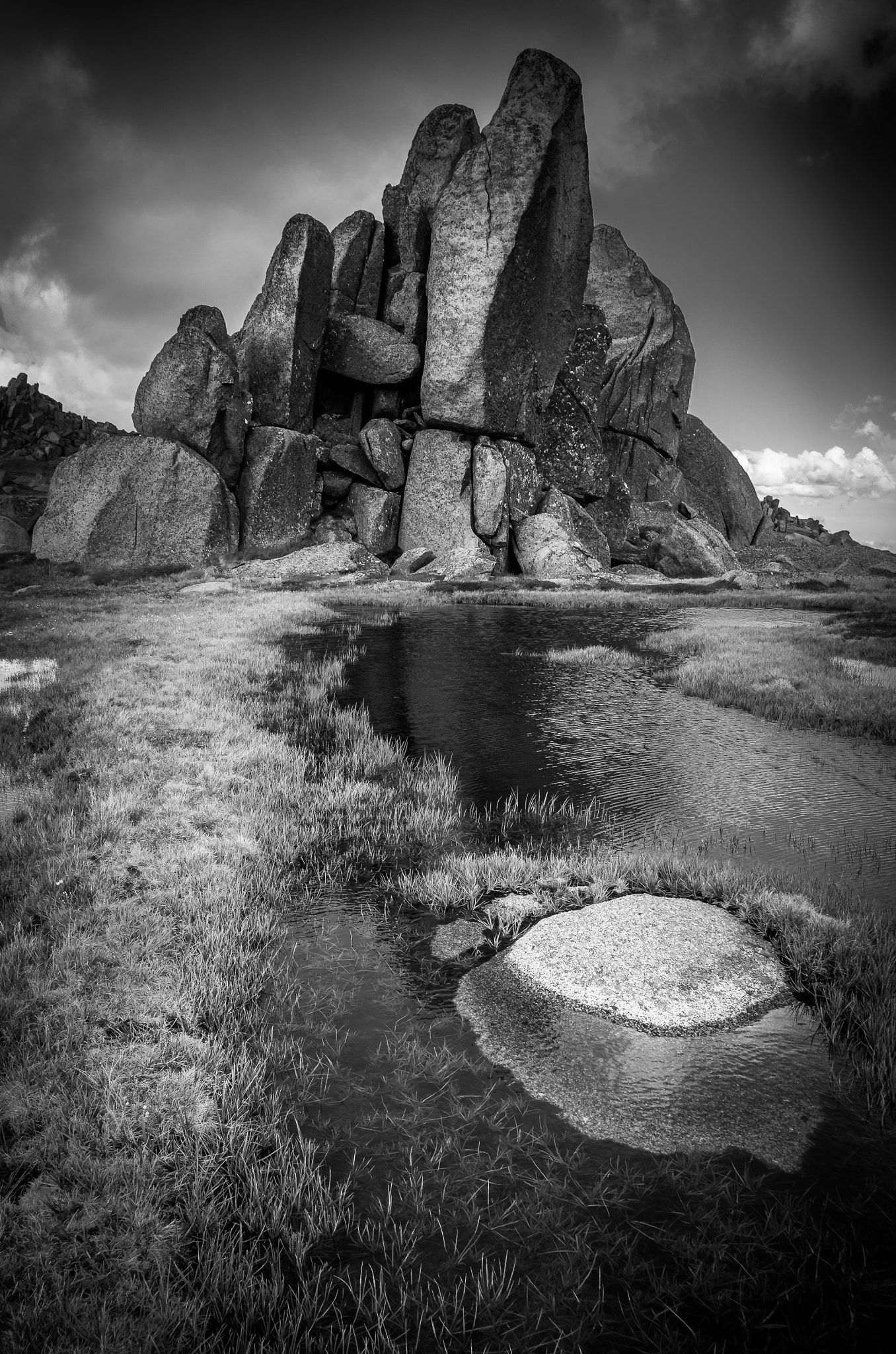 Pentax K-5 + smc PENTAX-FA 20mm F2.8 sample photo. Rams head 5, b&w photography