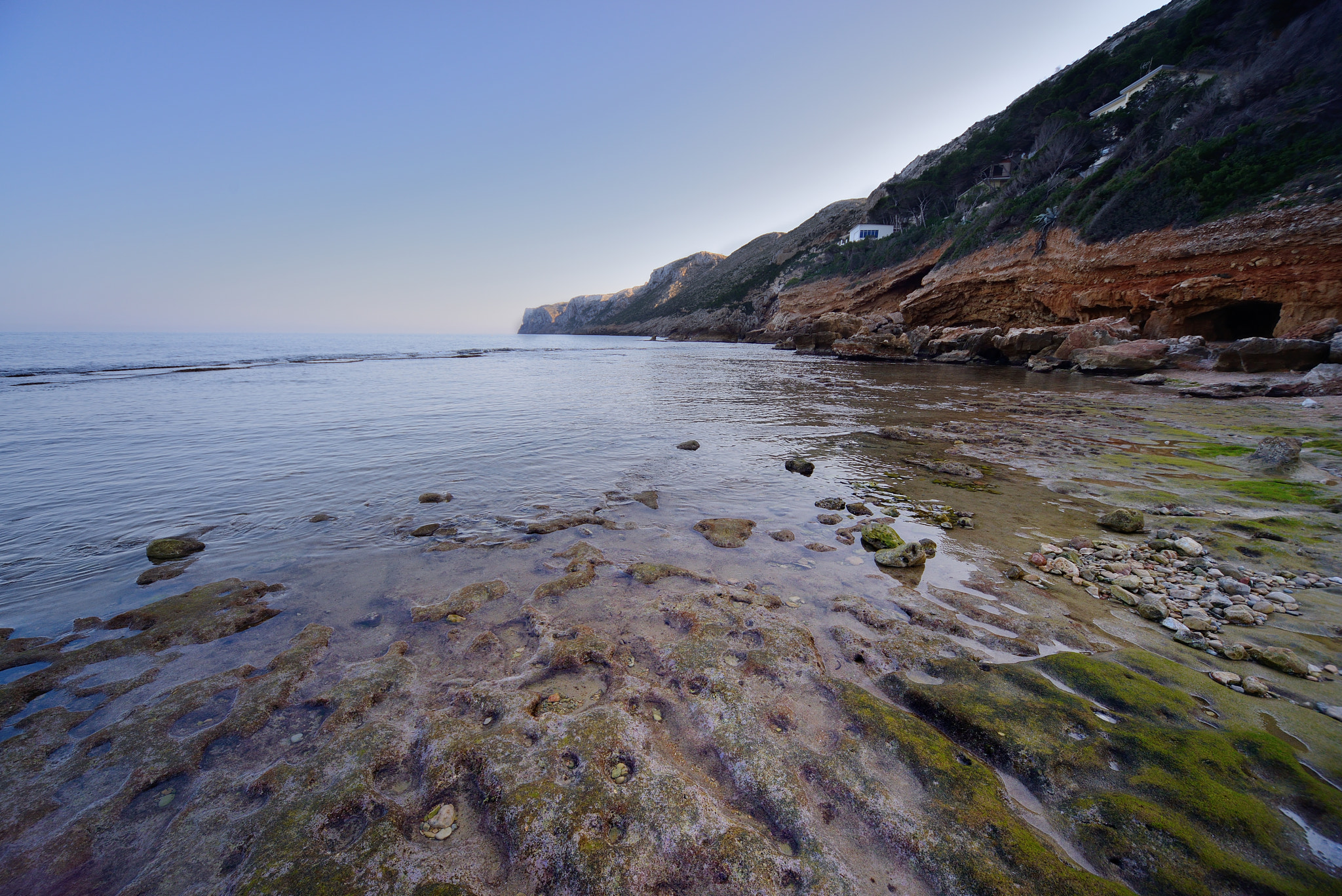 Sigma 12-24mm F4.5-5.6 EX DG Aspherical HSM sample photo. Les rotes photography