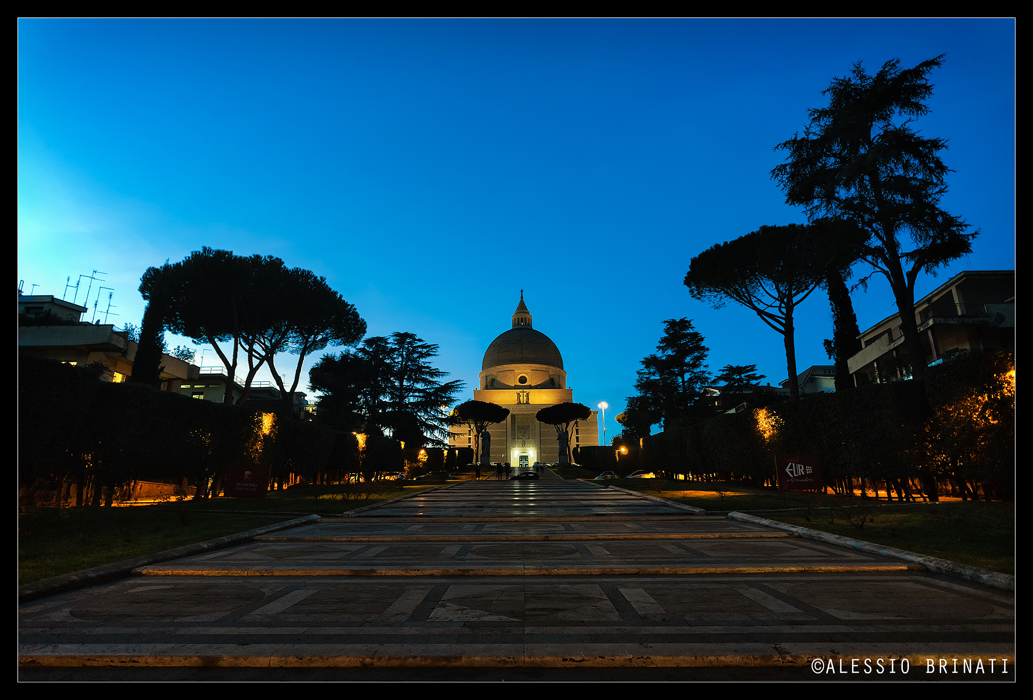 Sony a7 + Sony 20mm F2.8 sample photo. Blue photography