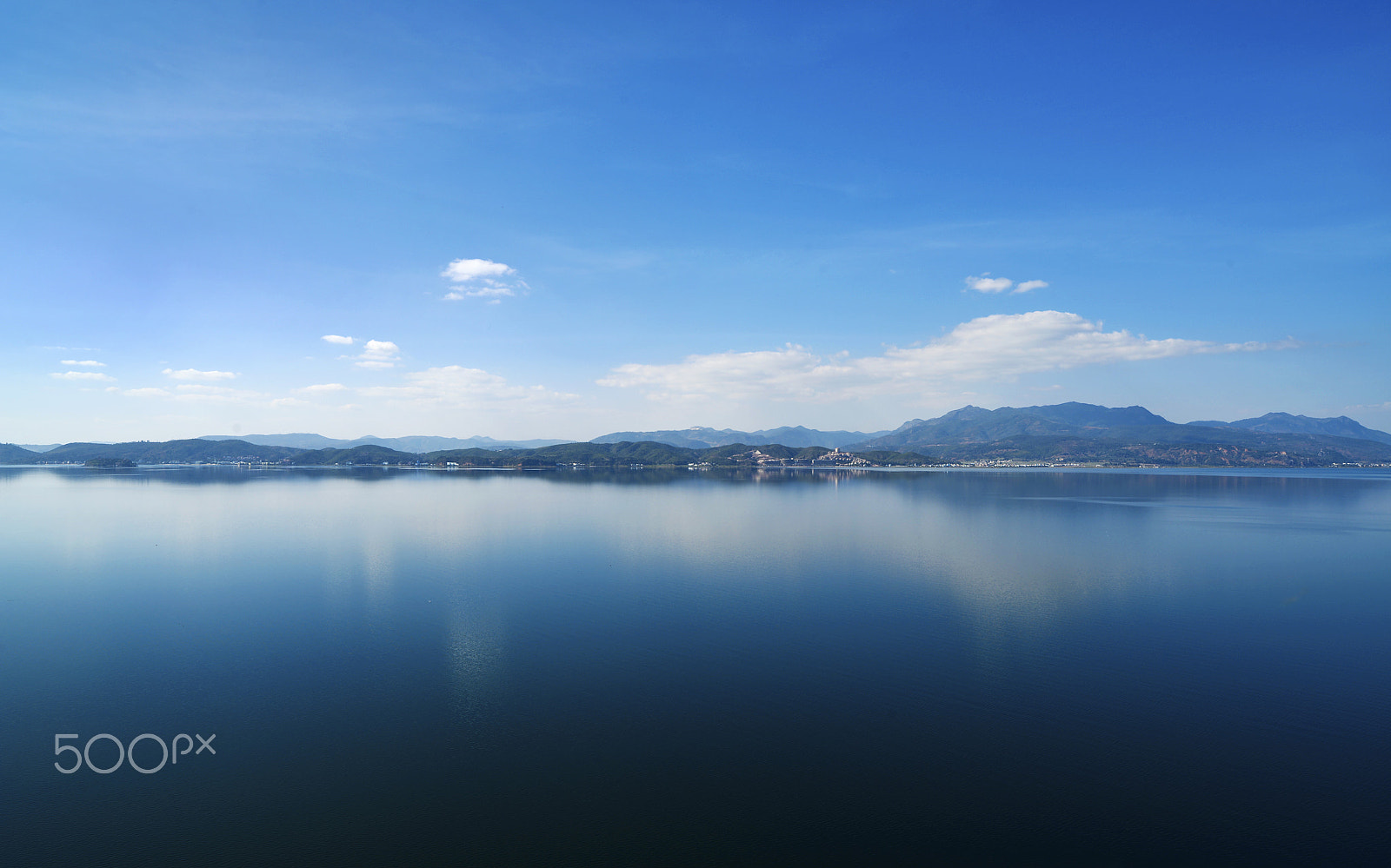 Nikon D800E + ZEISS Distagon T* 21mm F2.8 sample photo. Fuxian lake photography