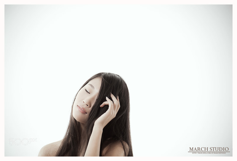 Sigma 28-200mm F3.5-5.6 Compact Aspherical Hyperzoom Macro sample photo. Oriental women photography
