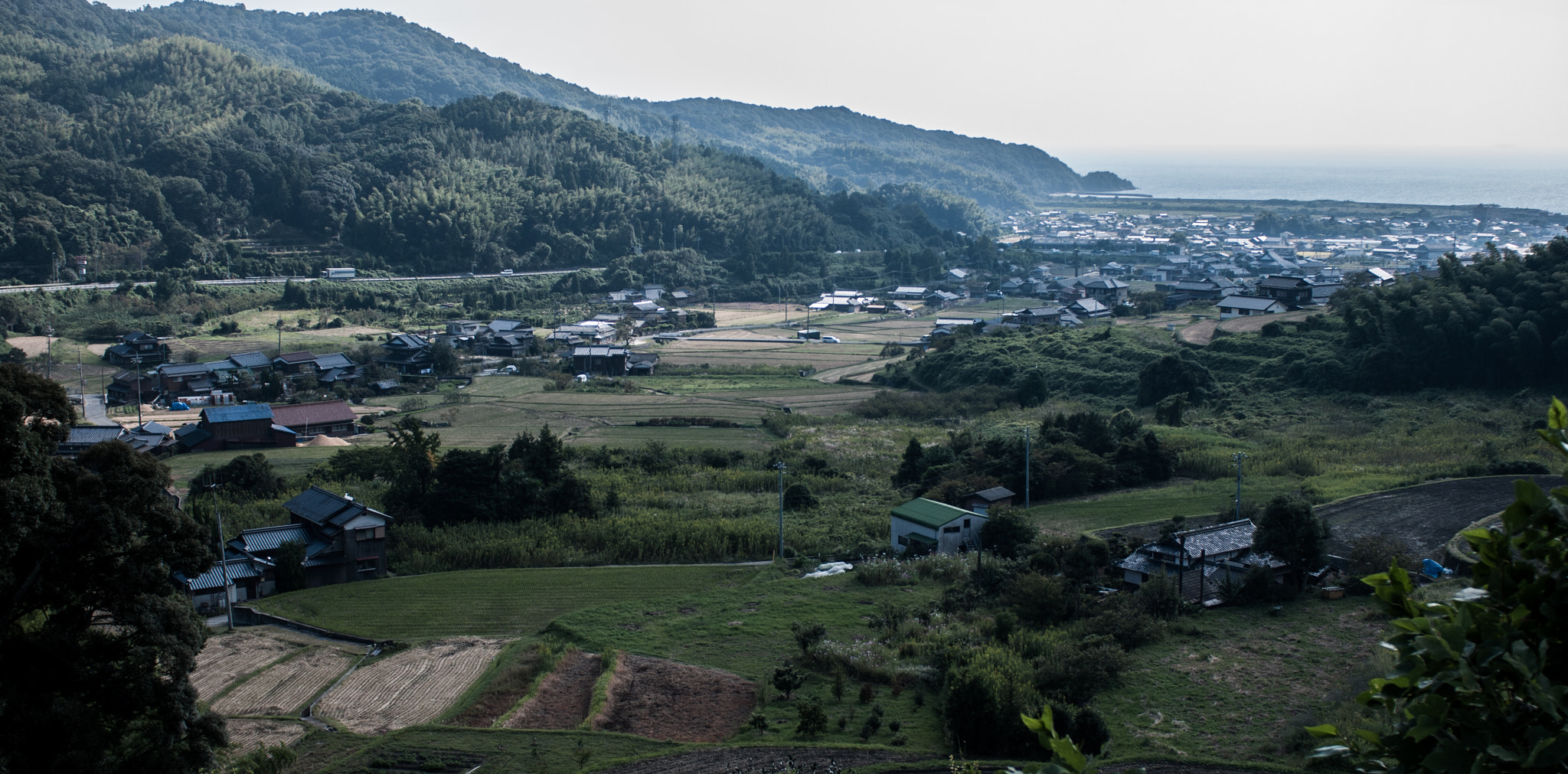 Nikon D80 + Nikon AF Nikkor 28mm F2.8D sample photo. 瀬戸内 photography