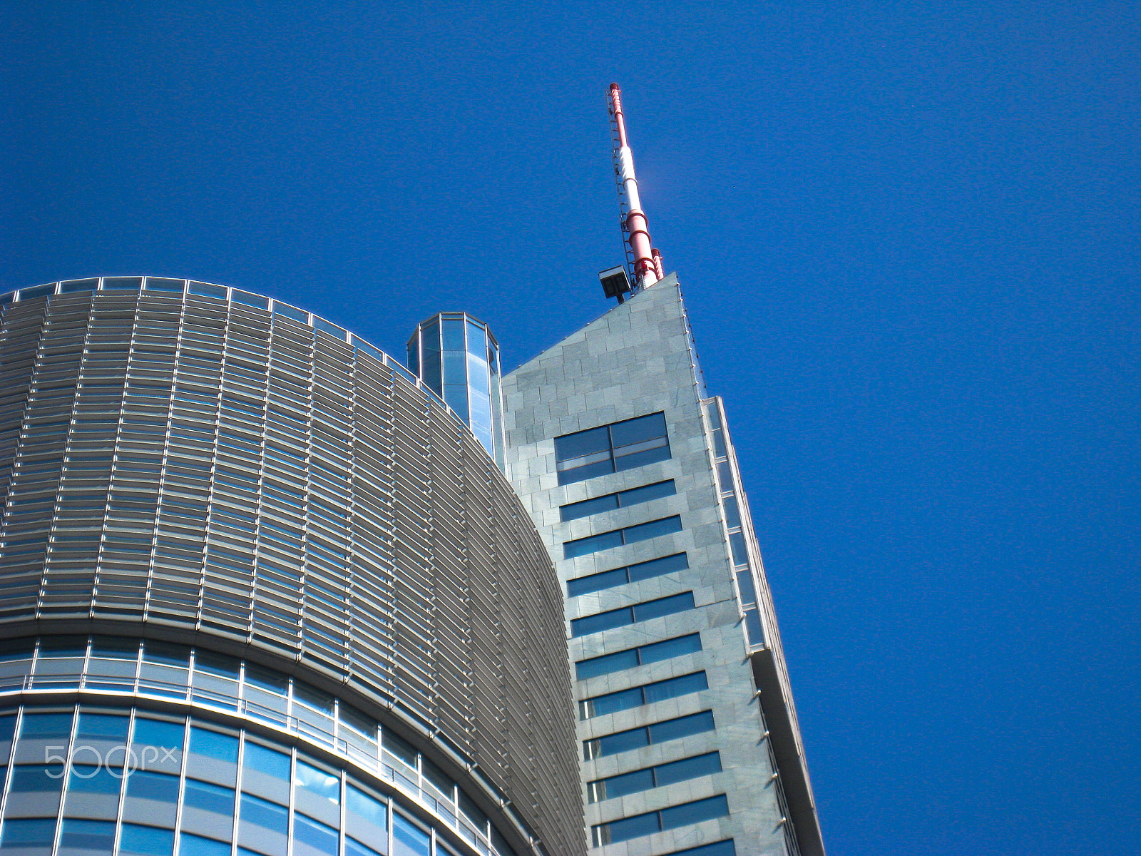Canon DIGITAL IXUS 950 IS sample photo. Milleniumtower photography