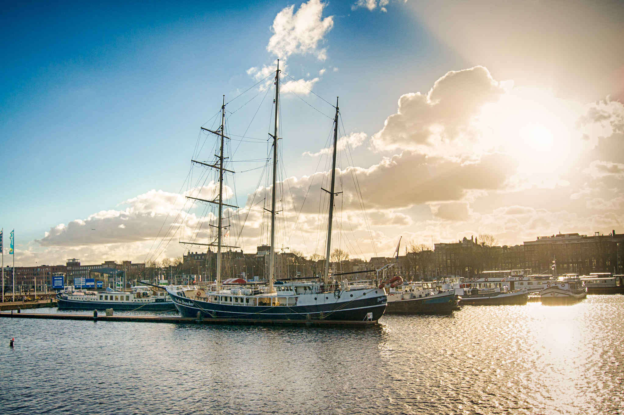 Sony Alpha DSLR-A450 + Sony DT 18-55mm F3.5-5.6 SAM sample photo. Amsterdam, sailing ship photography