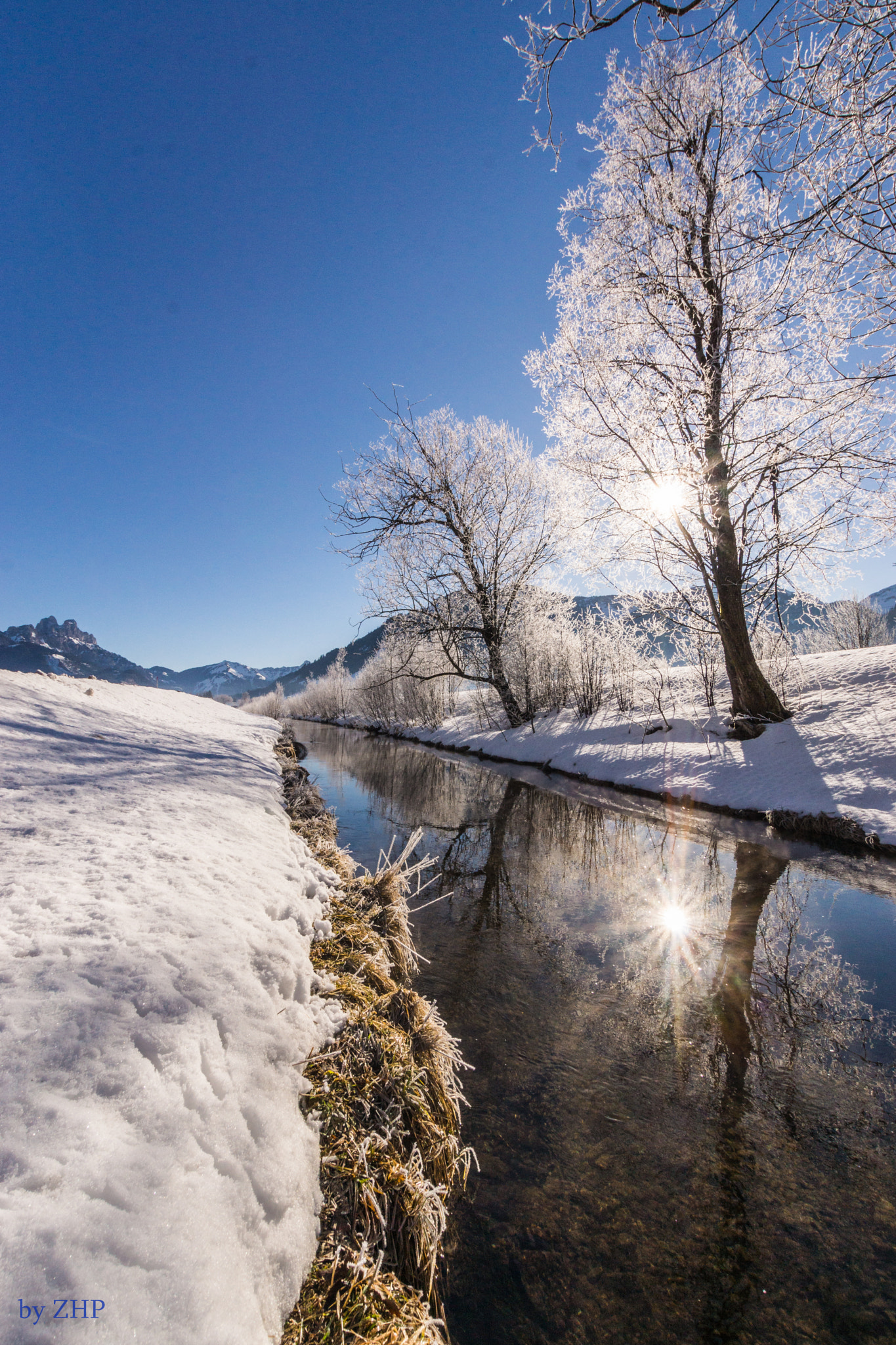 Sony SLT-A77 + Sigma 10-20mm F3.5 EX DC HSM sample photo. River in the morning .... photography