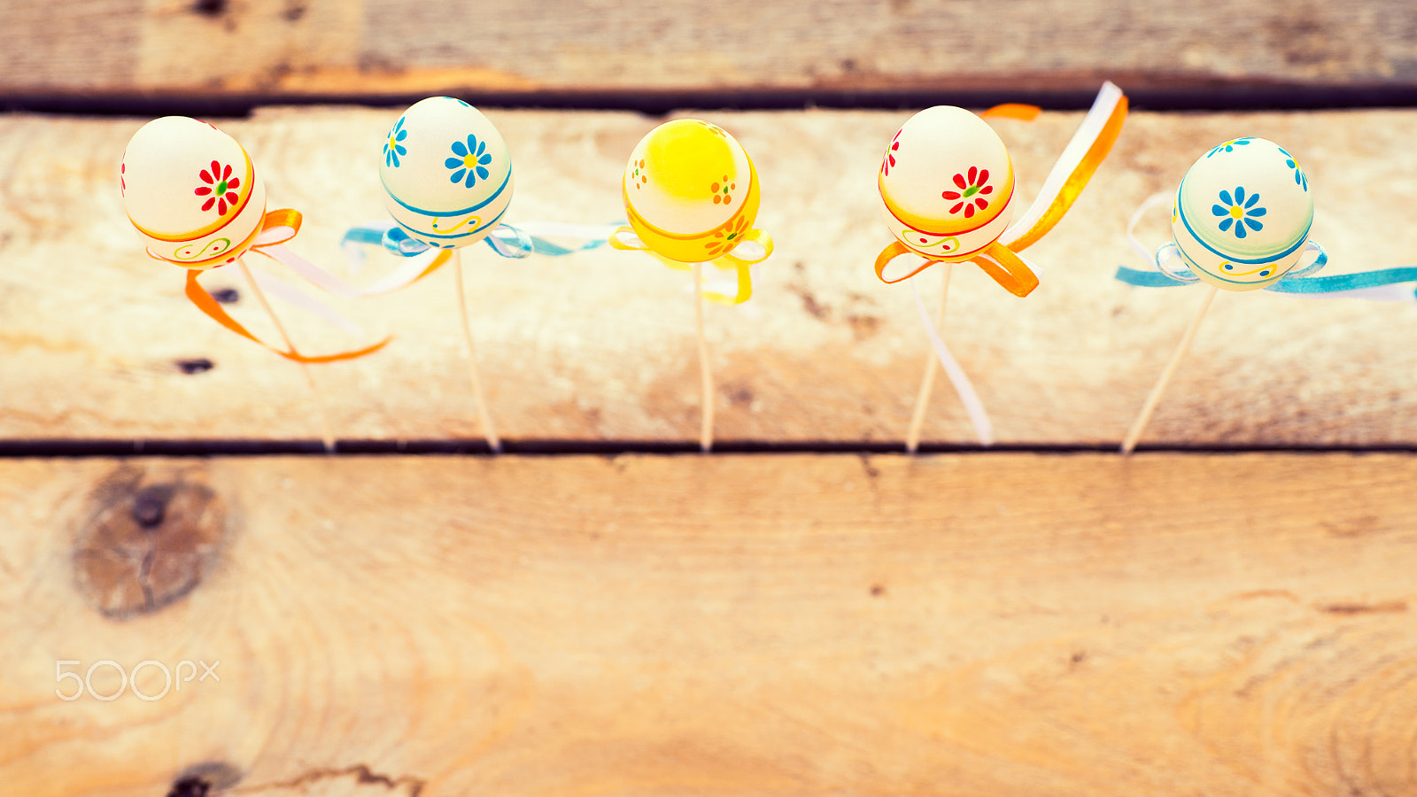 Nikon D4S + Sigma 70mm F2.8 EX DG Macro sample photo. Colorful easter eggs on wooden background photography