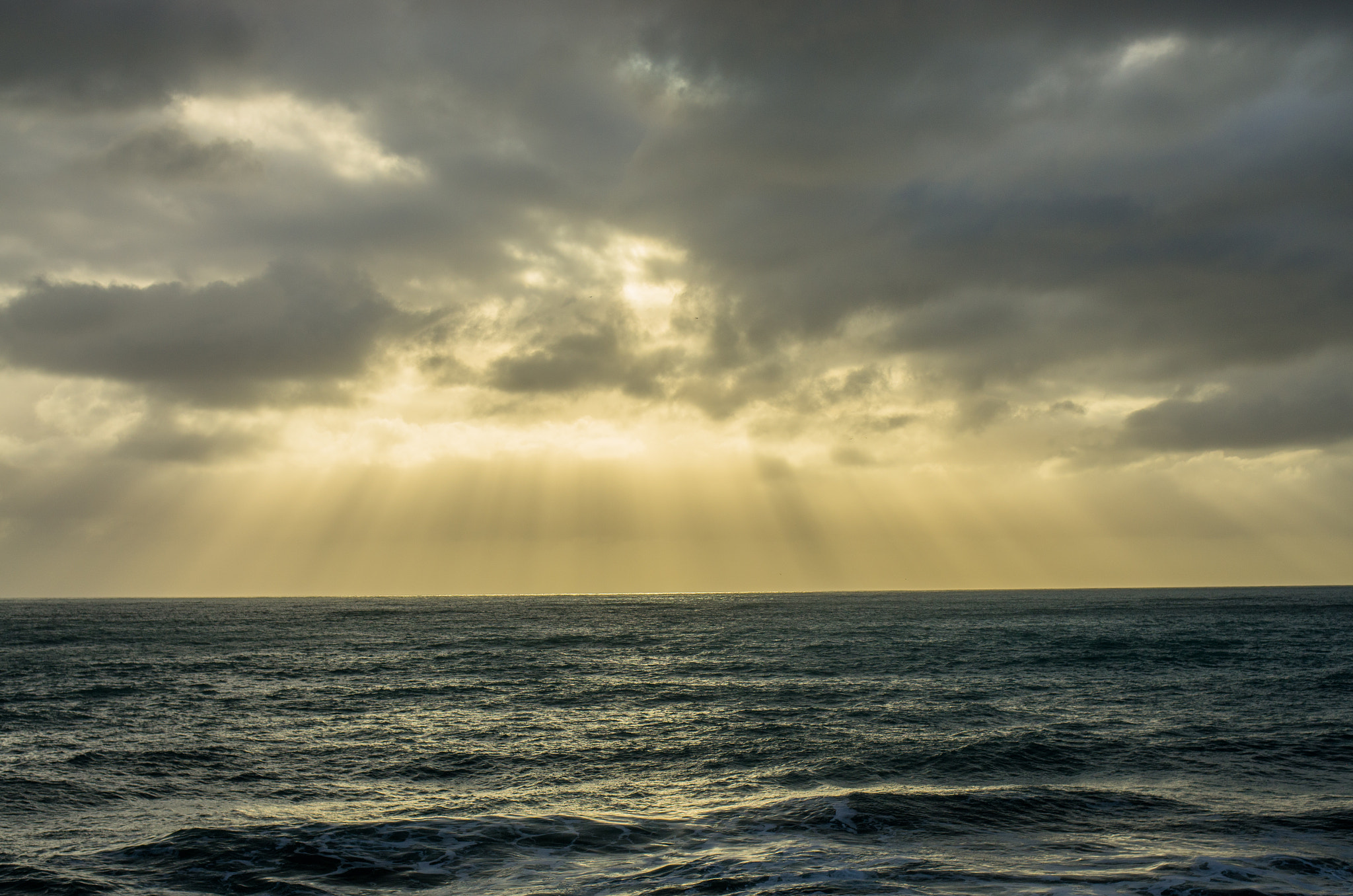 Pentax K-5 + Pentax smc DA 40mm F2.8 Limited sample photo. Sun clouds wave photography