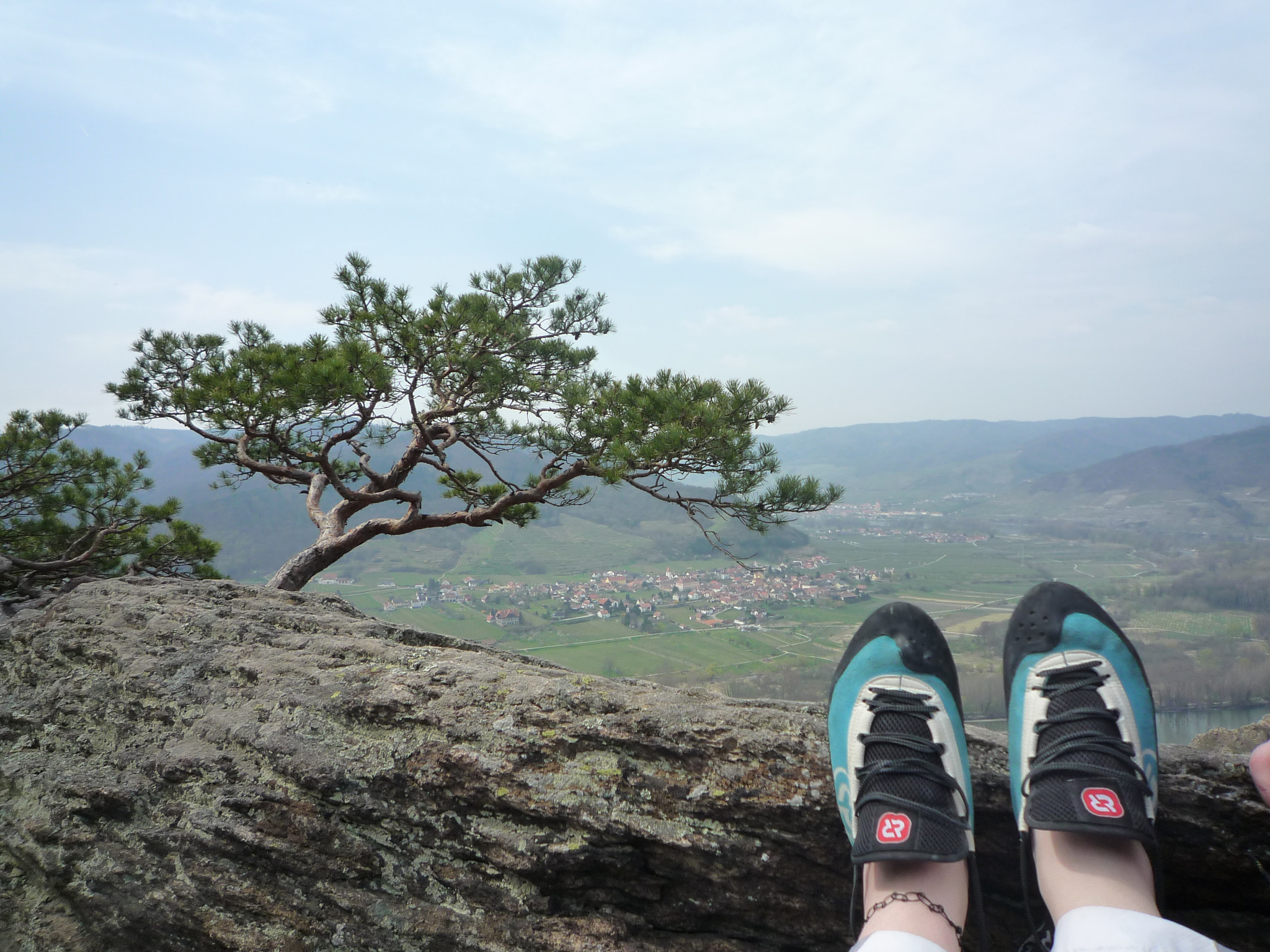 Panasonic DMC-FX500 sample photo. Climber view photography