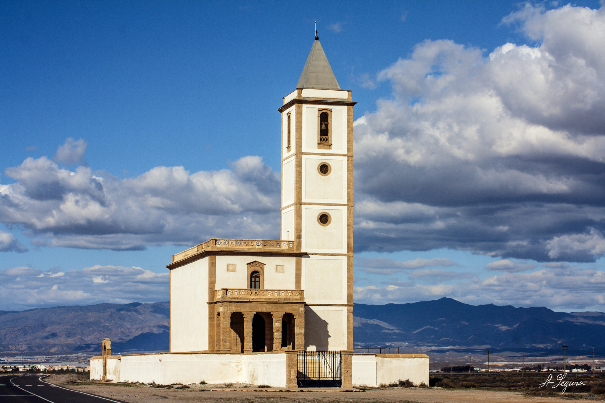 Canon EF 55-200mm F4.5-5.6 II USM sample photo. Iglesia photography