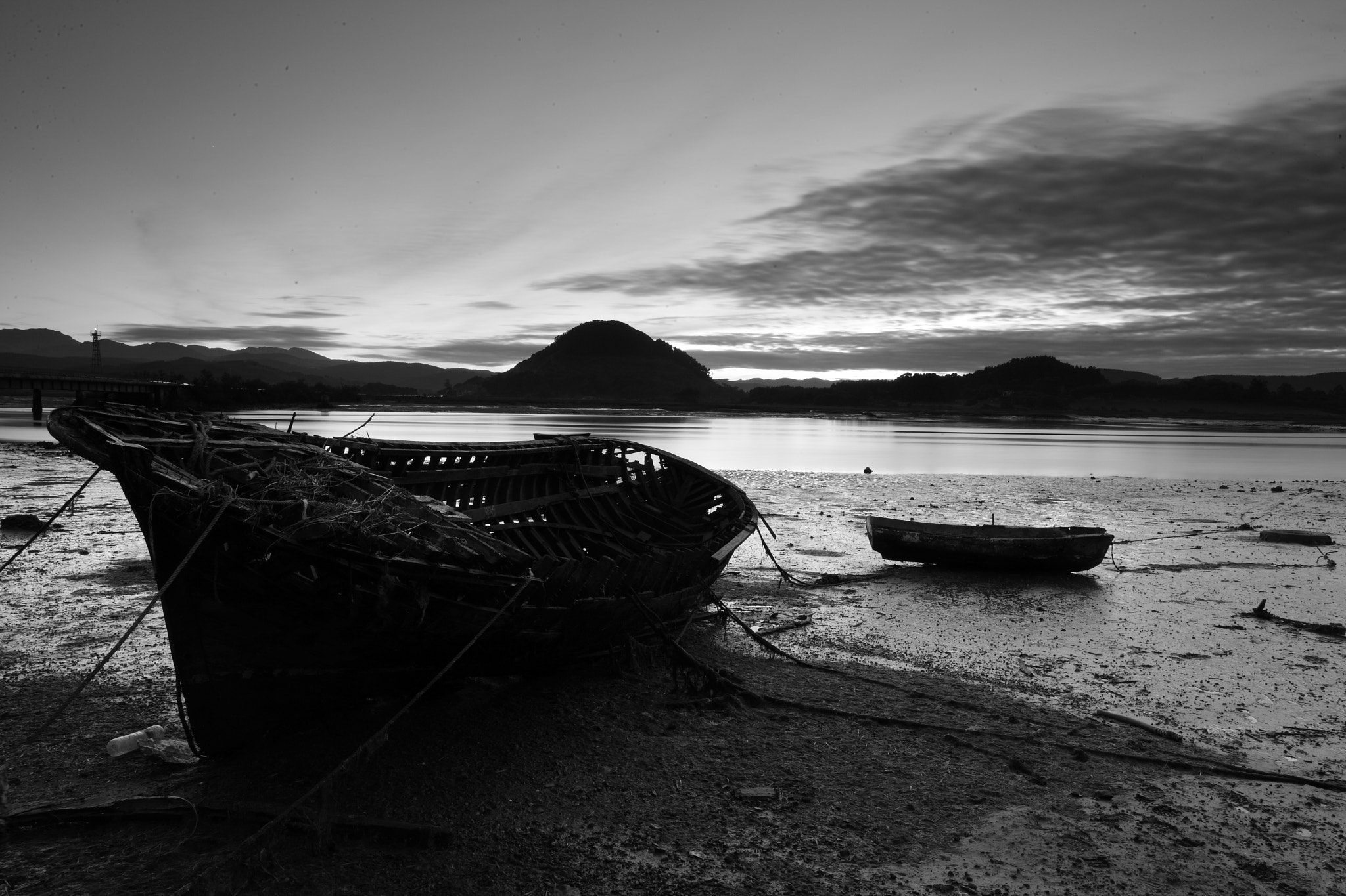 Canon EF 17-40mm F4L USM sample photo. The old boat. photography