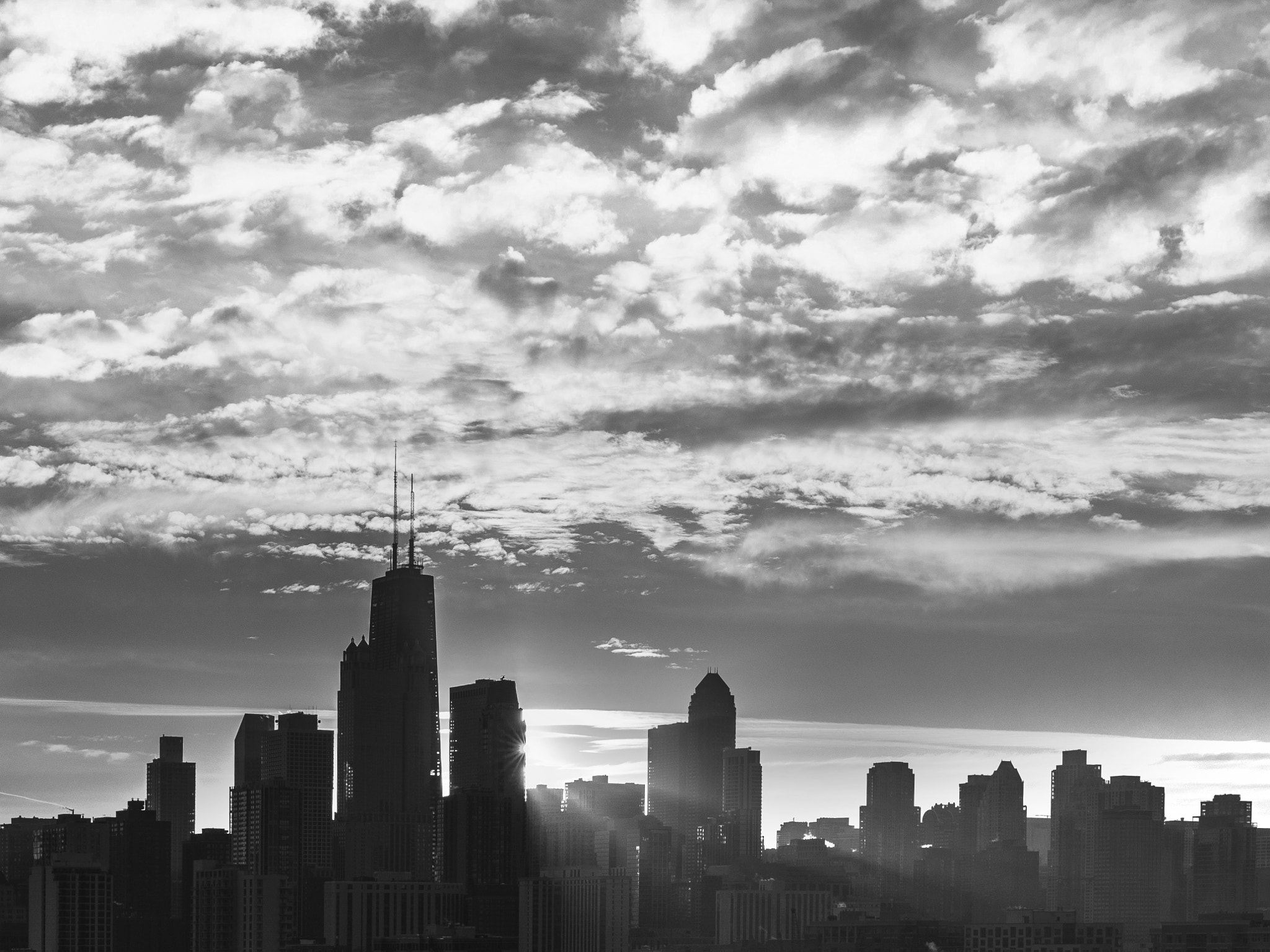 Canon EF 35mm F1.4L II USM sample photo. Peaking over chicago photography
