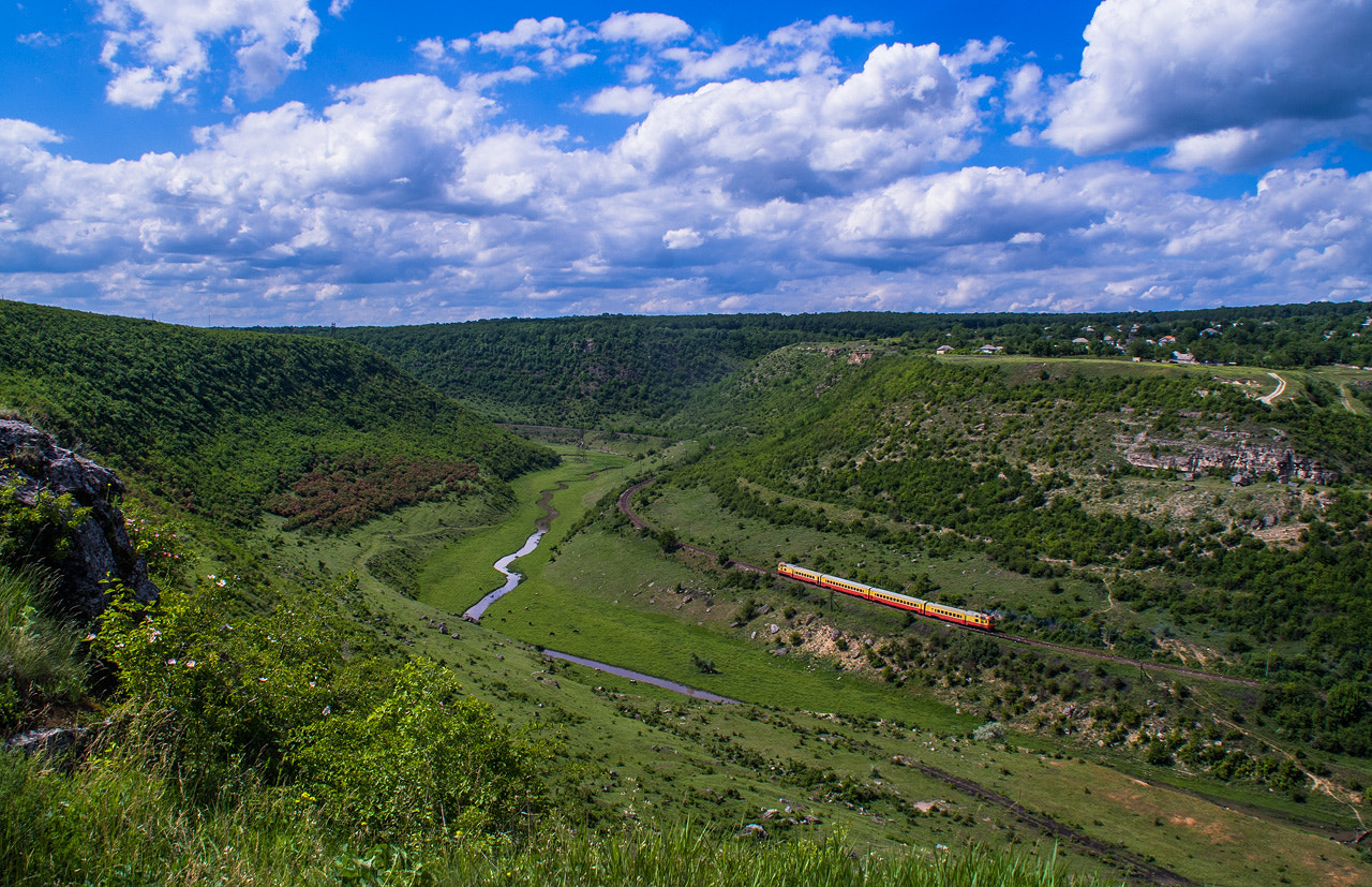 Tamron AF 18-200mm F3.5-6.3 XR Di II LD Aspherical (IF) Macro sample photo. D1 diesel train in cherna canyon, moldova photography