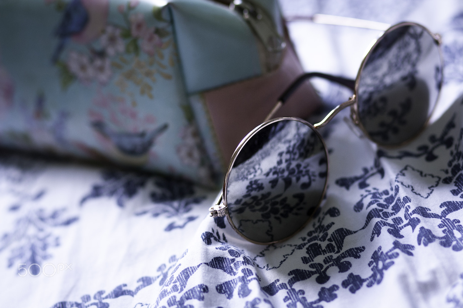 Canon EOS 1000D (EOS Digital Rebel XS / EOS Kiss F) sample photo. Sunglass photography