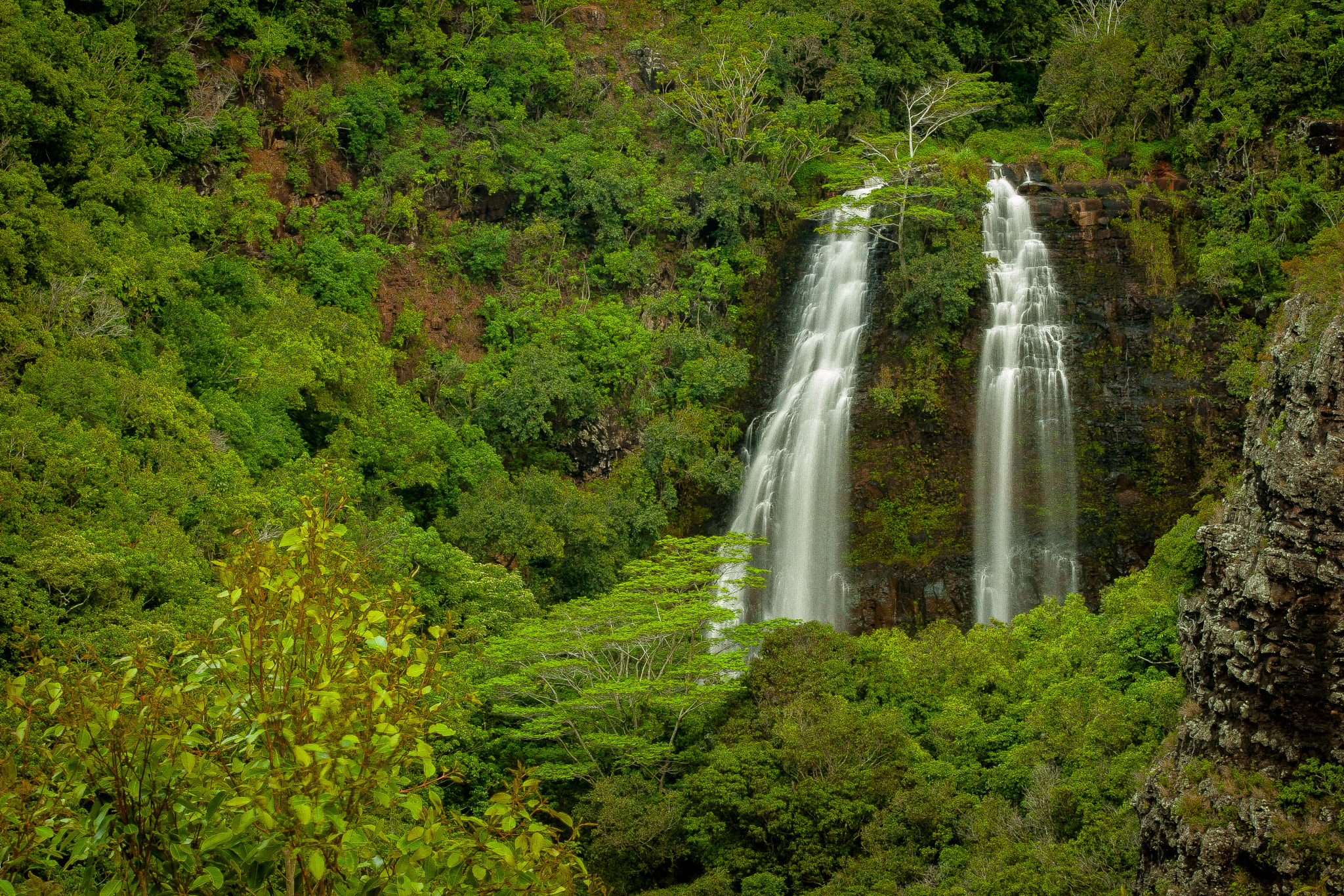 Canon EOS 30D + Canon EF 70-300mm F4-5.6 IS USM sample photo. Kauai waterfall photography