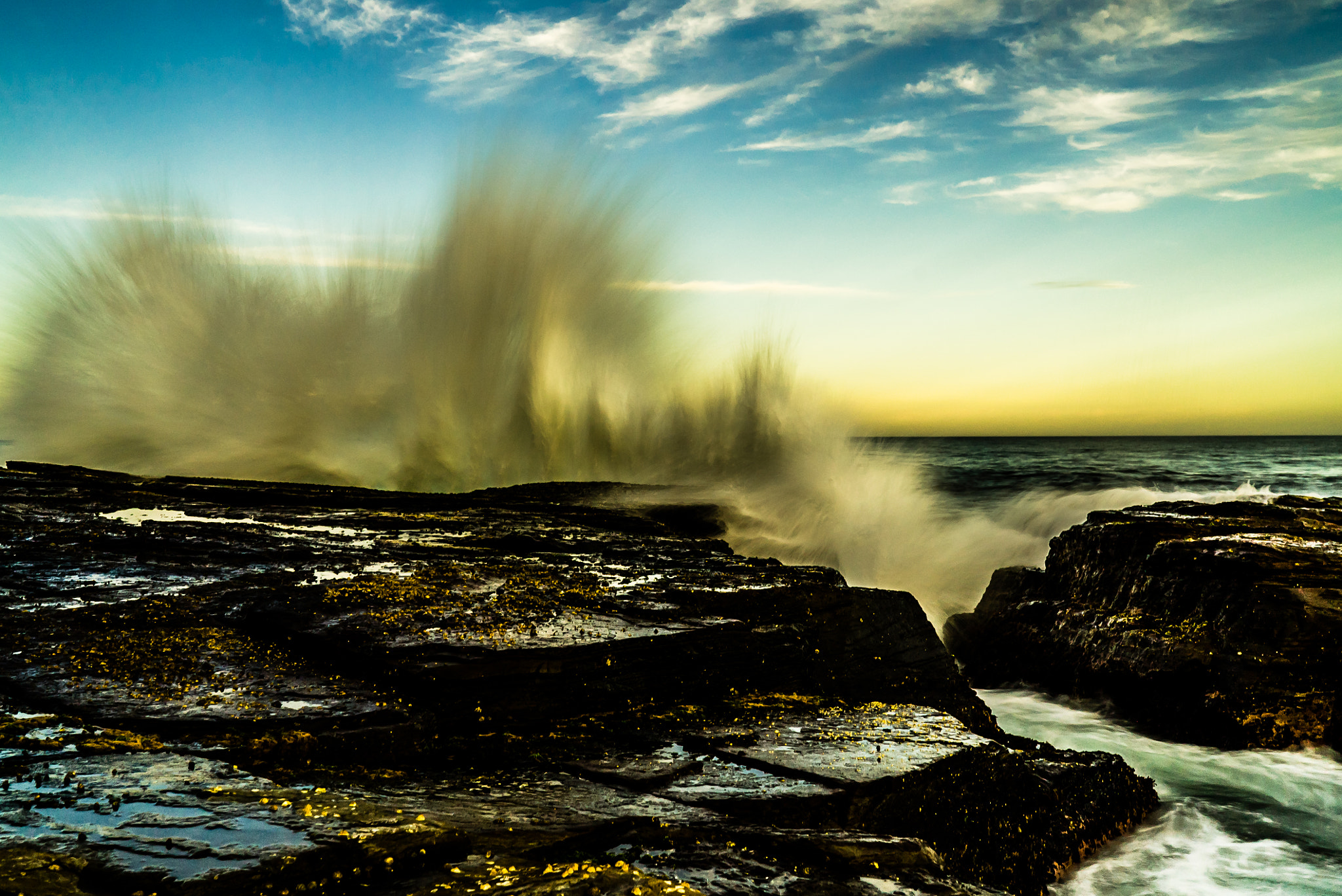 Sony a7S II + Sony Distagon T* FE 35mm F1.4 ZA sample photo. Crashing waves photography