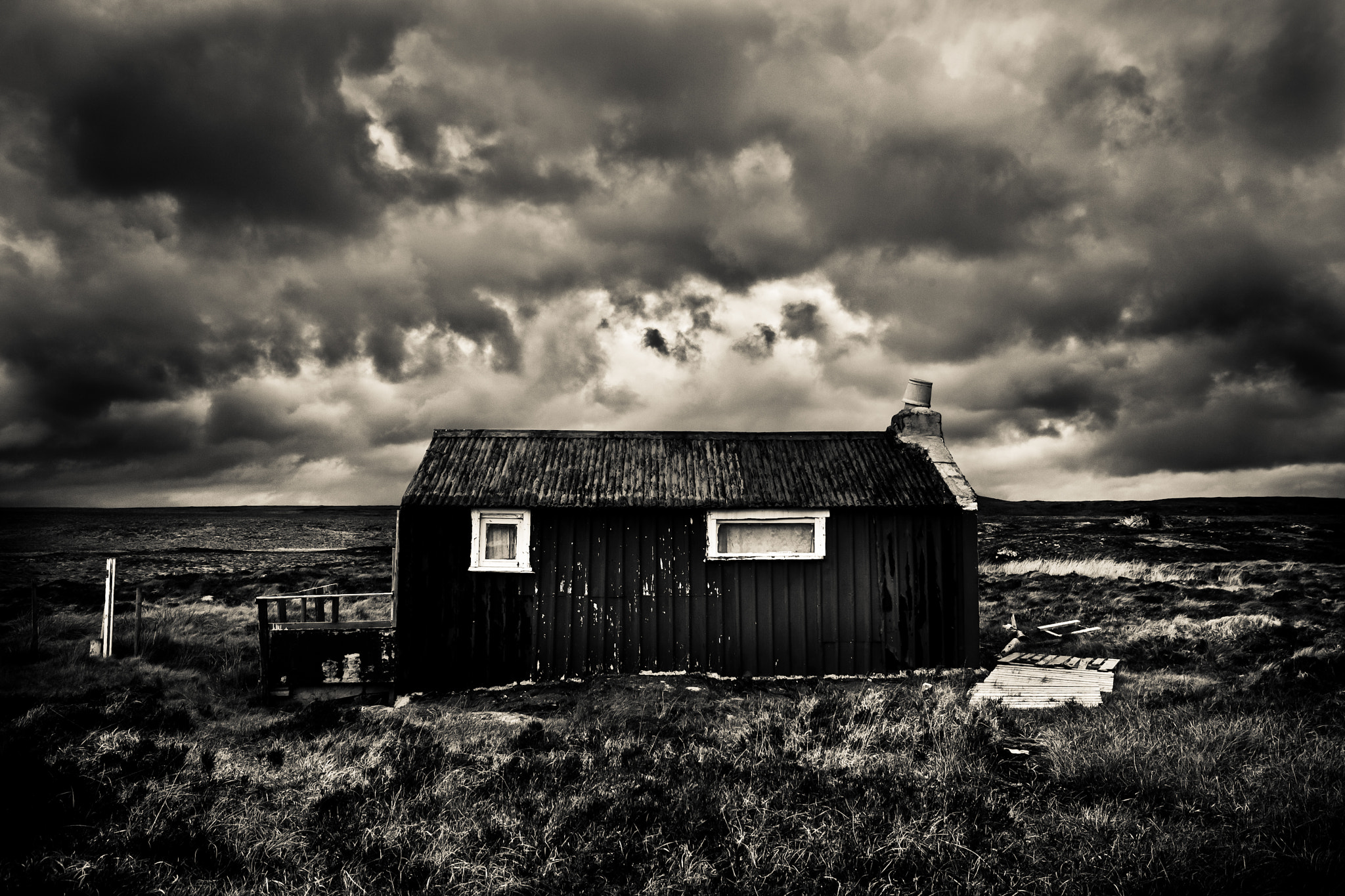 Canon EOS 1000D (EOS Digital Rebel XS / EOS Kiss F) sample photo. Bothy on moor photography