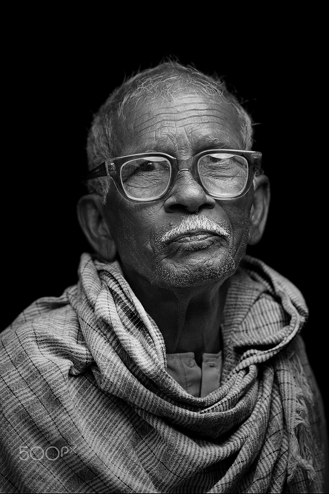 55mm F1.8 ZA sample photo. Old man from dhobi ghat photography