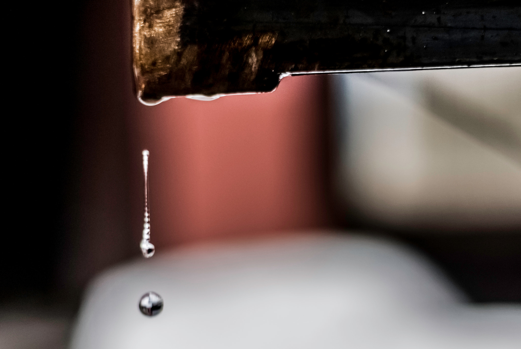 Sony Alpha DSLR-A500 + Sony 50mm F1.4 sample photo. Perfect drop photography