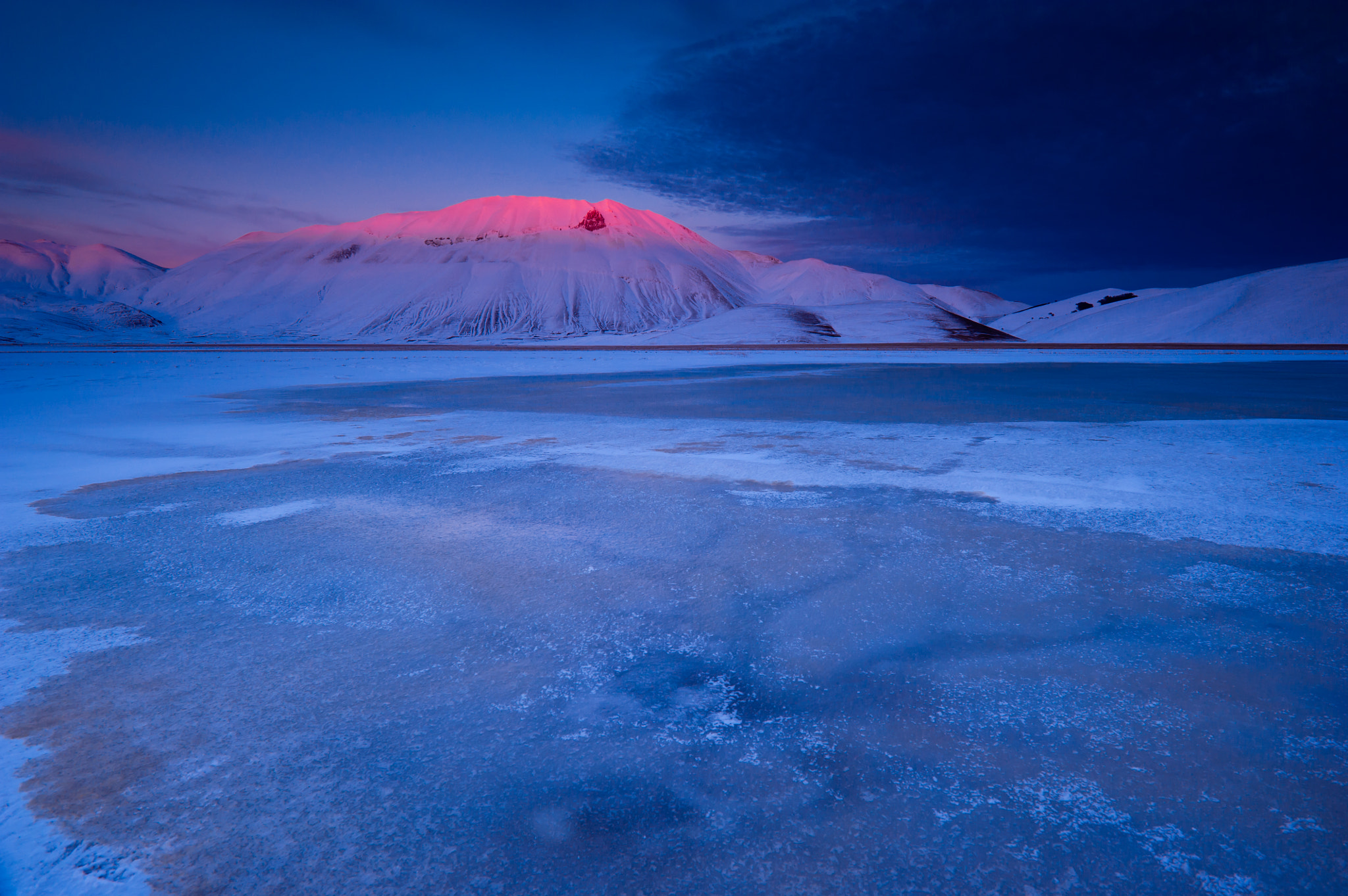 Nikon D700 + Nikon AF-S Nikkor 20mm F1.8G ED sample photo. Wonder castelluccio stage iv photography