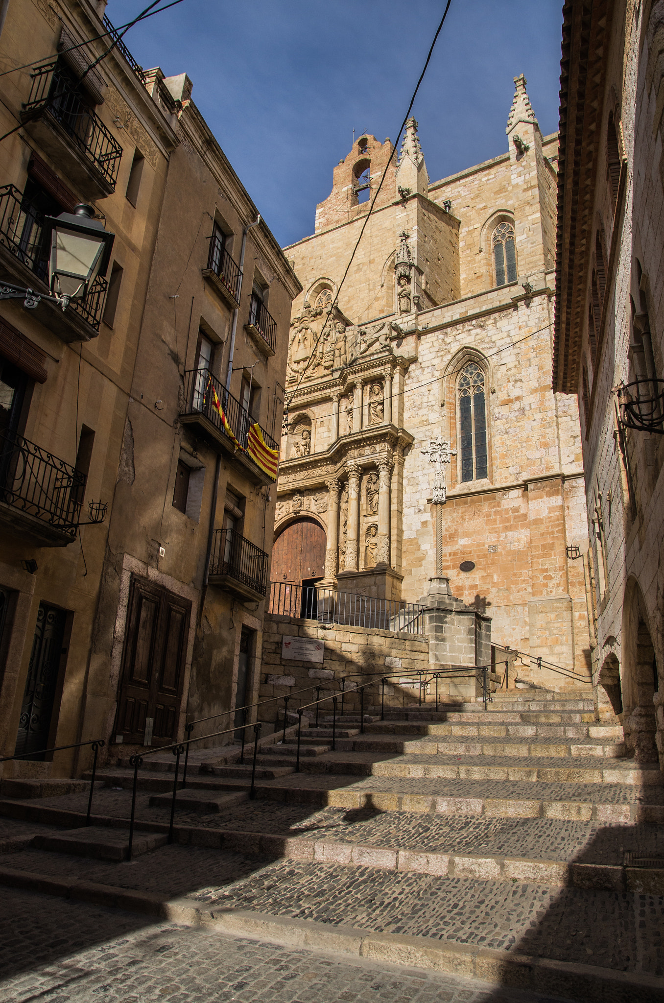 Sigma 17-70mm F2.8-4 DC Macro OS HSM sample photo. Montblanc cathedral photography