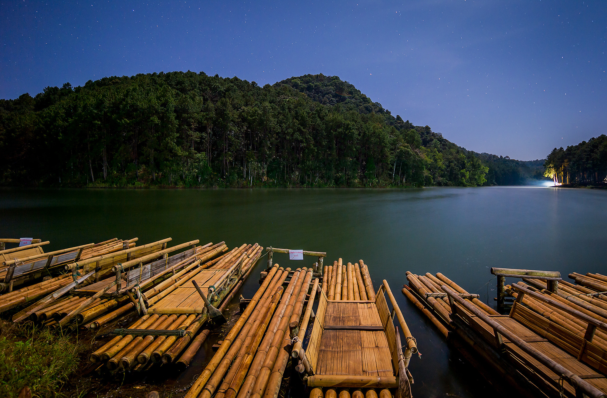 Nikon AF-S Nikkor 18-35mm F3.5-4.5G ED sample photo. Raft and night pangoung photography