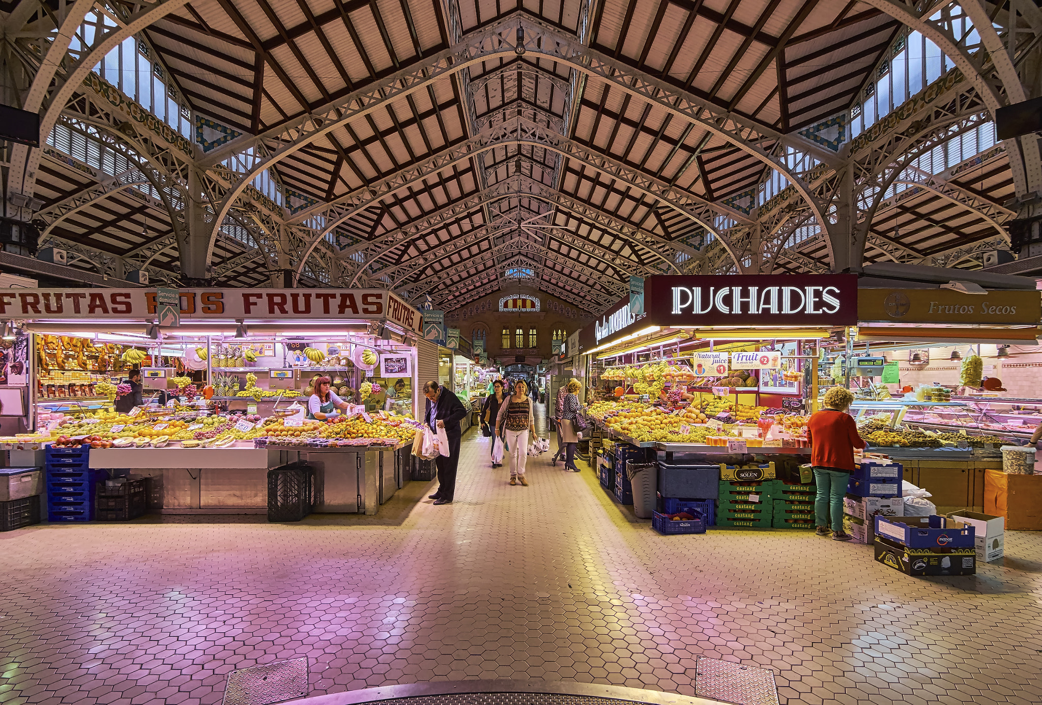 Fujifilm X-T1 + Tokina AT-X Pro 11-16mm F2.8 DX II sample photo. Mercado central de valencia photography