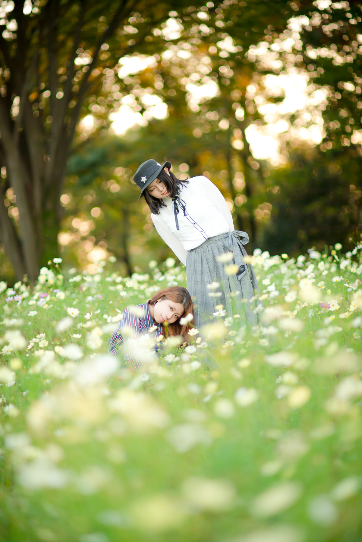 AF DC-Nikkor 135mm f/2D sample photo. Their time photography