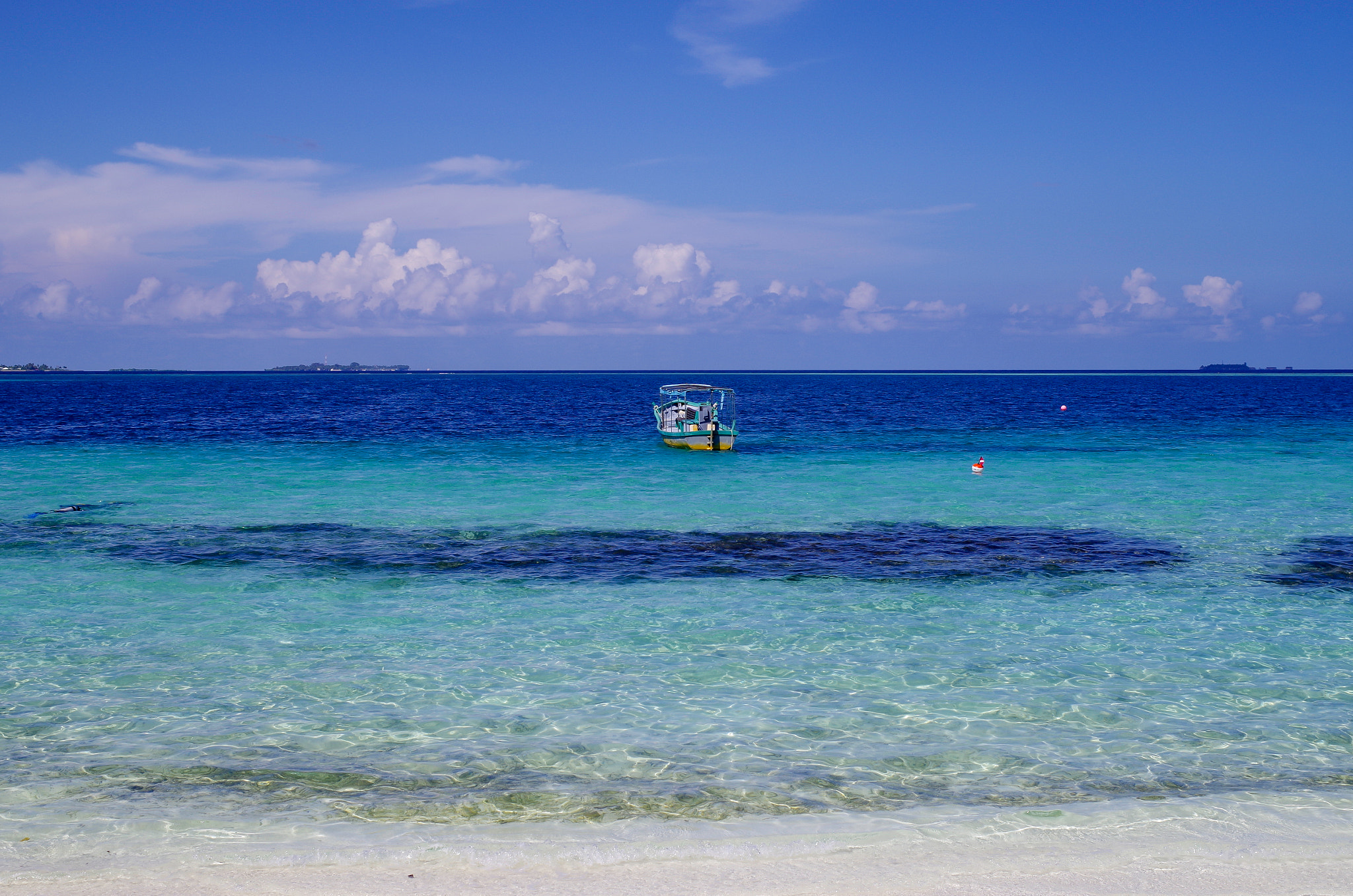 Pentax K-30 + Pentax smc DA 35mm F2.4 AL sample photo. Bateau maldives photography
