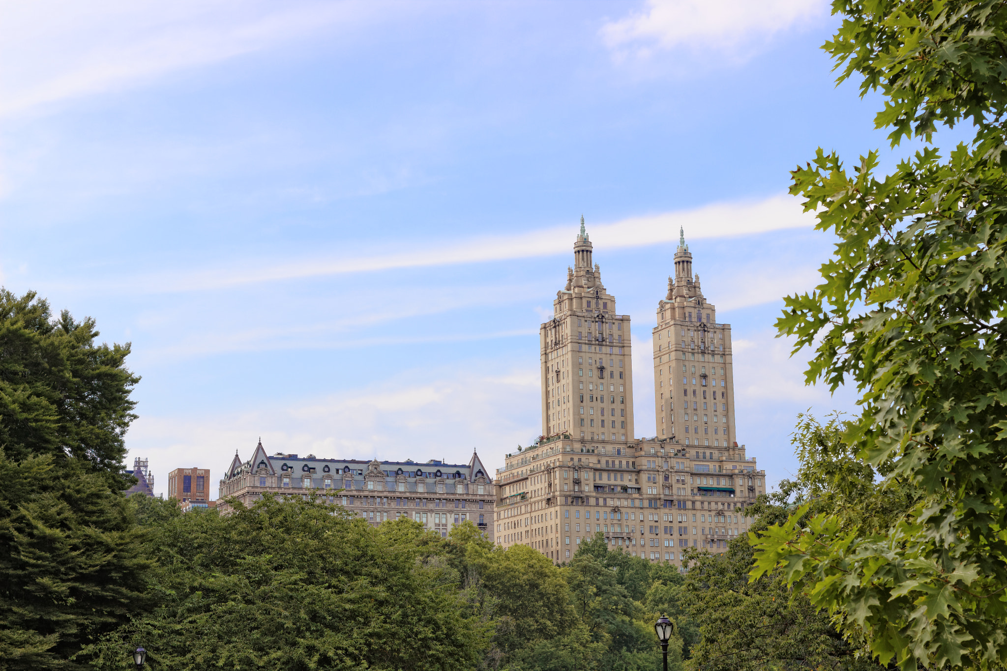 Canon EOS 600D (Rebel EOS T3i / EOS Kiss X5) + Canon EF 35mm F2 sample photo. The san remo - new york city photography