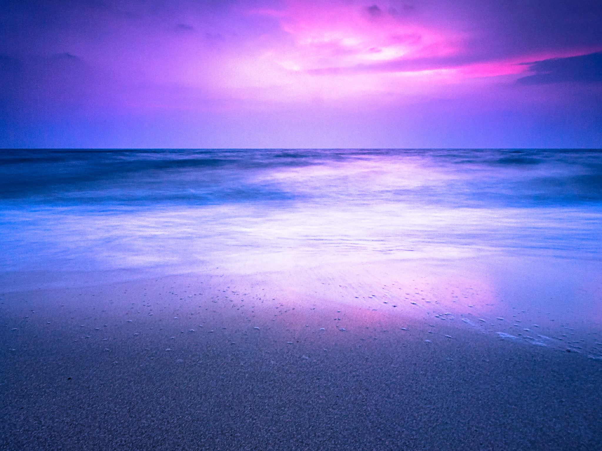 Olympus Zuiko Digital ED 9-18mm F4.0-5.6 sample photo. Blue beach photography