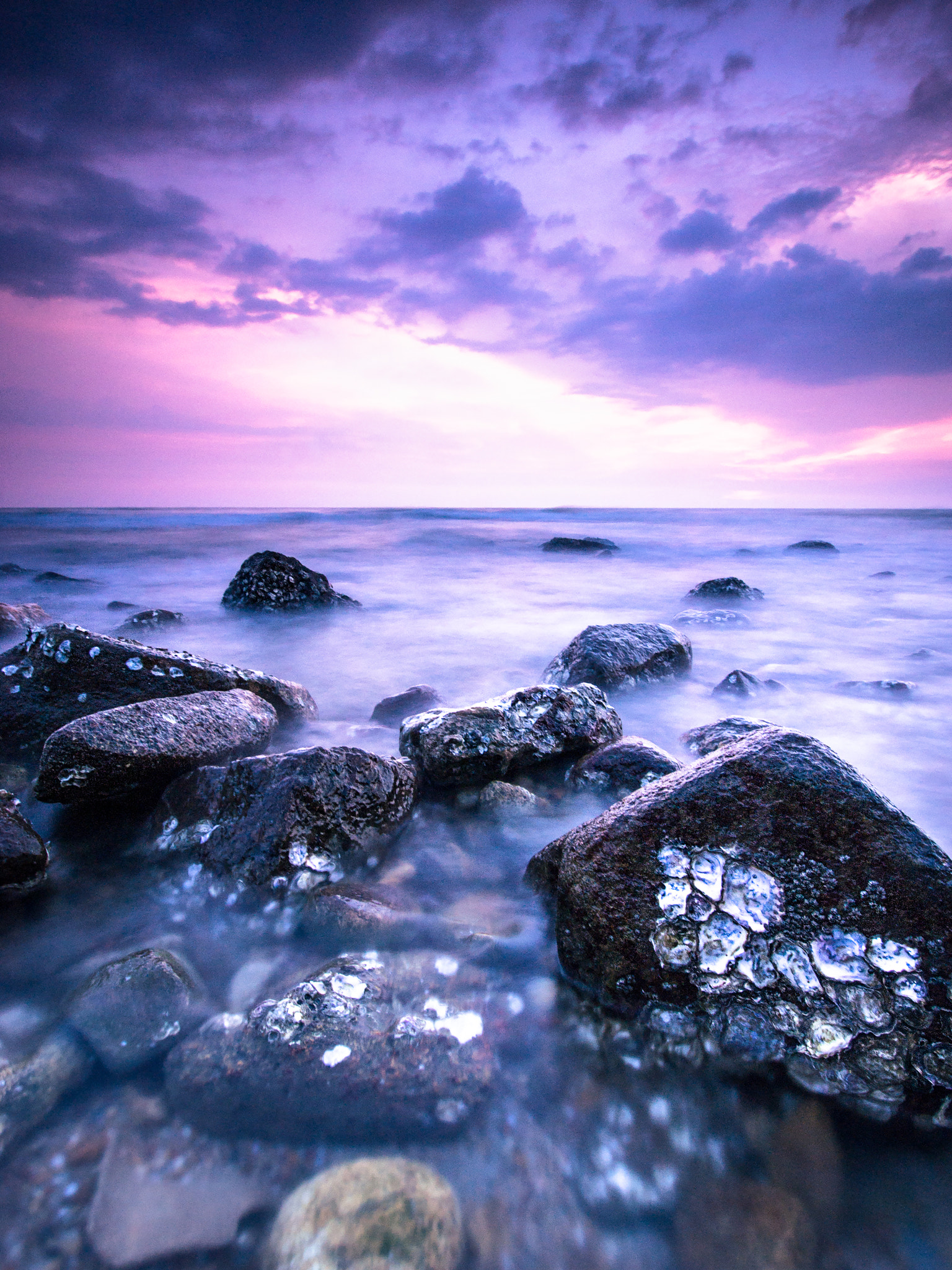 Olympus Zuiko Digital ED 9-18mm F4.0-5.6 sample photo. Magical sea photography