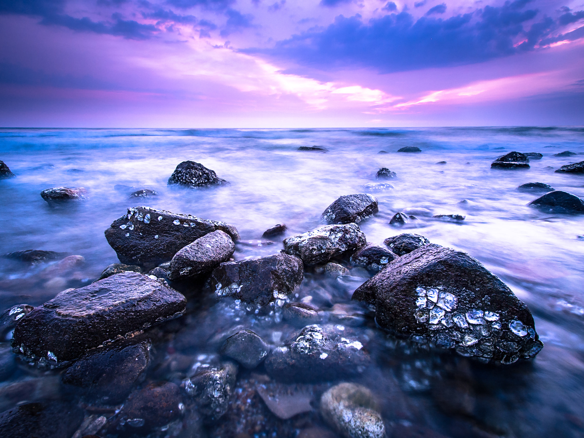 Olympus Zuiko Digital ED 9-18mm F4.0-5.6 sample photo. Diamond rocks photography