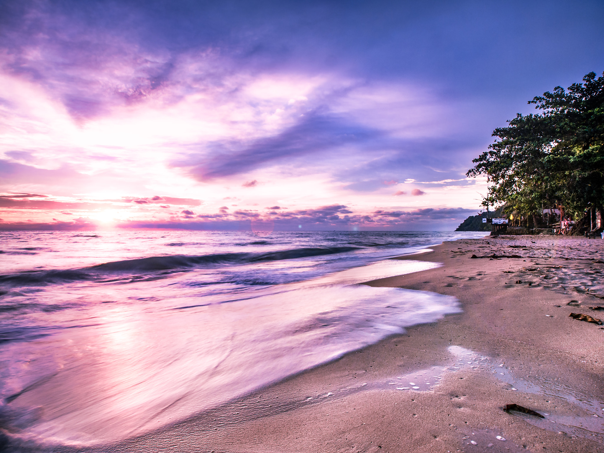 Olympus Zuiko Digital ED 9-18mm F4.0-5.6 sample photo. Paradise beach photography