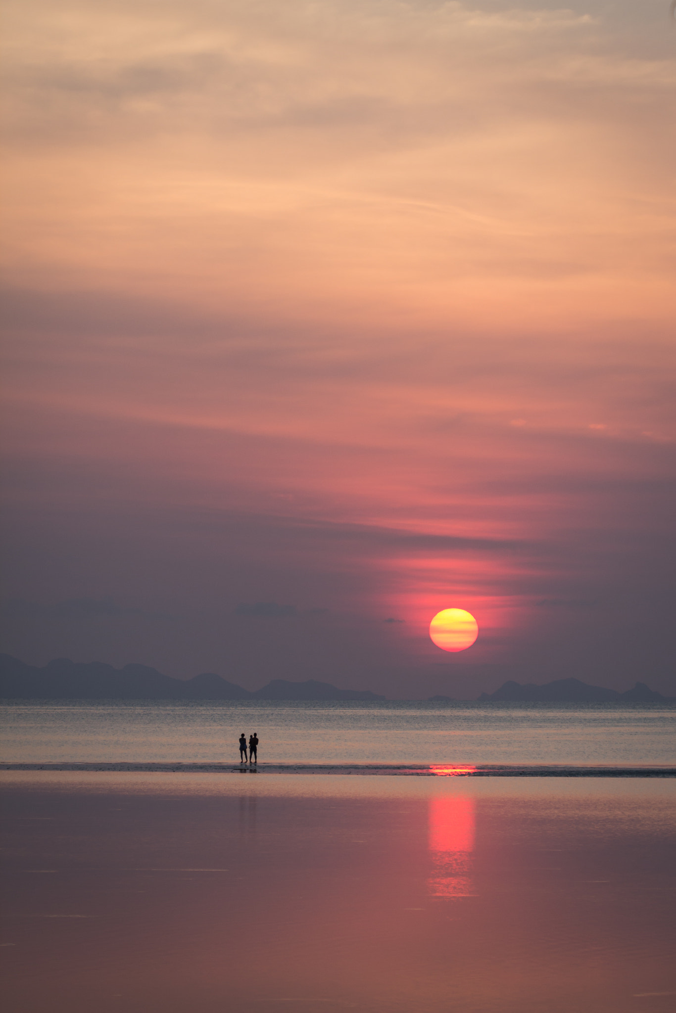 Canon EOS 600D (Rebel EOS T3i / EOS Kiss X5) + Canon EF 100mm F2.8 Macro USM sample photo. Beautiful sunset on koh pangan photography