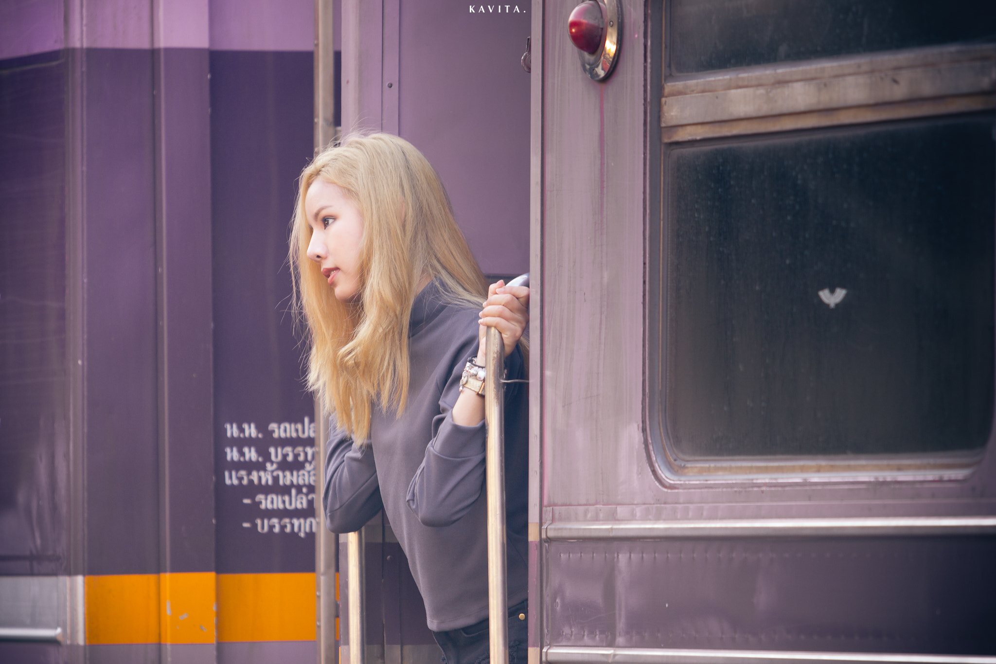 Canon EF 70-200mm F2.8L USM sample photo. - t r a i n - photography