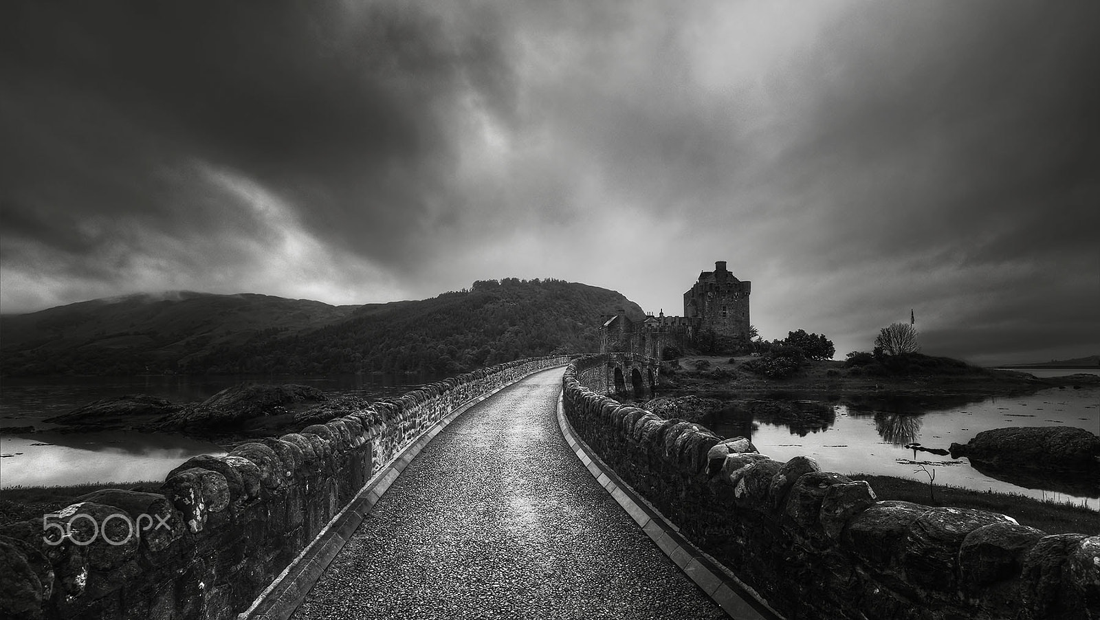 Sony SLT-A65 (SLT-A65V) + Sony DT 11-18mm F4.5-5.6 sample photo. Eilean donan castle photography