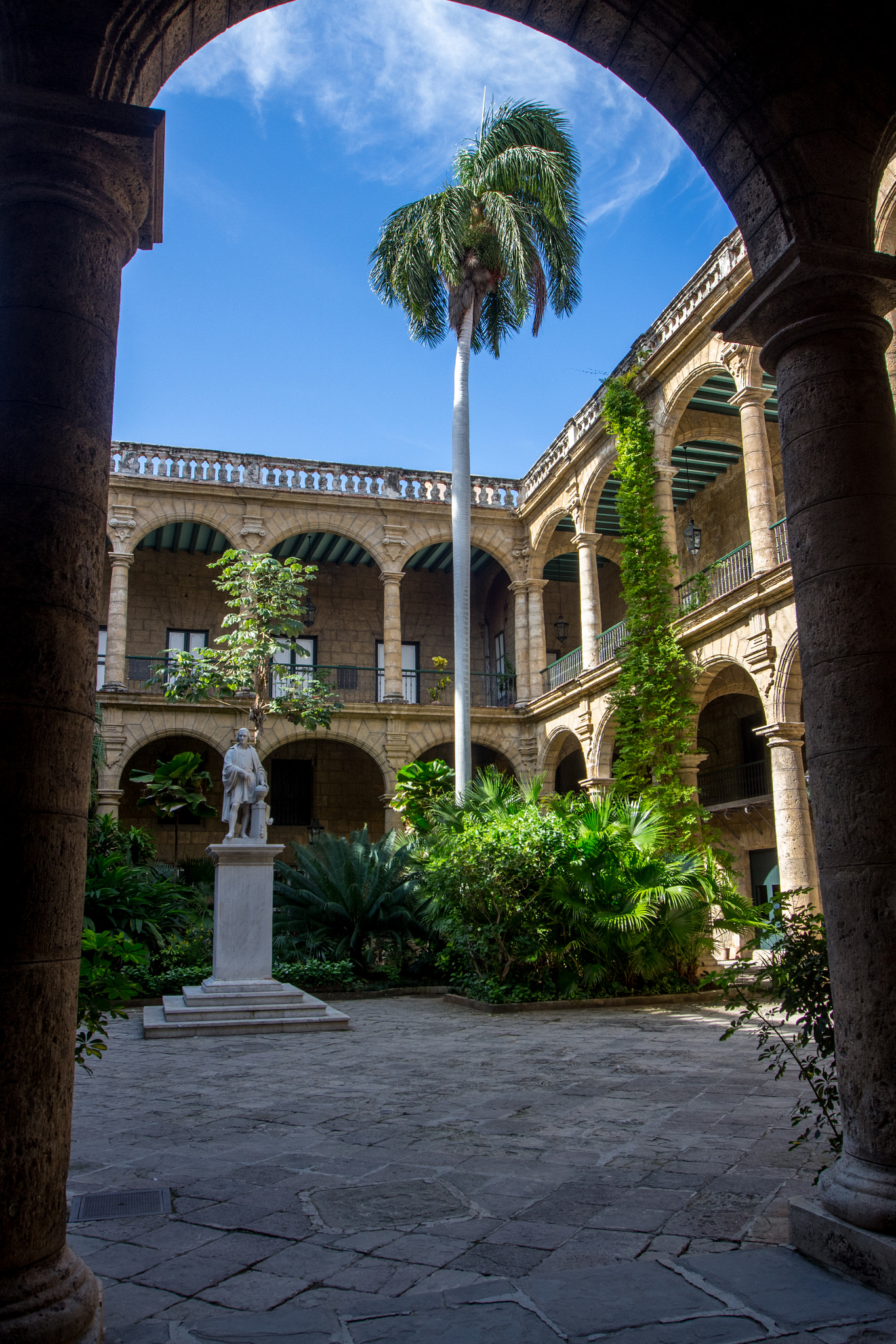 Canon EOS 100D (EOS Rebel SL1 / EOS Kiss X7) sample photo. Palacio de los capitanes generales photography