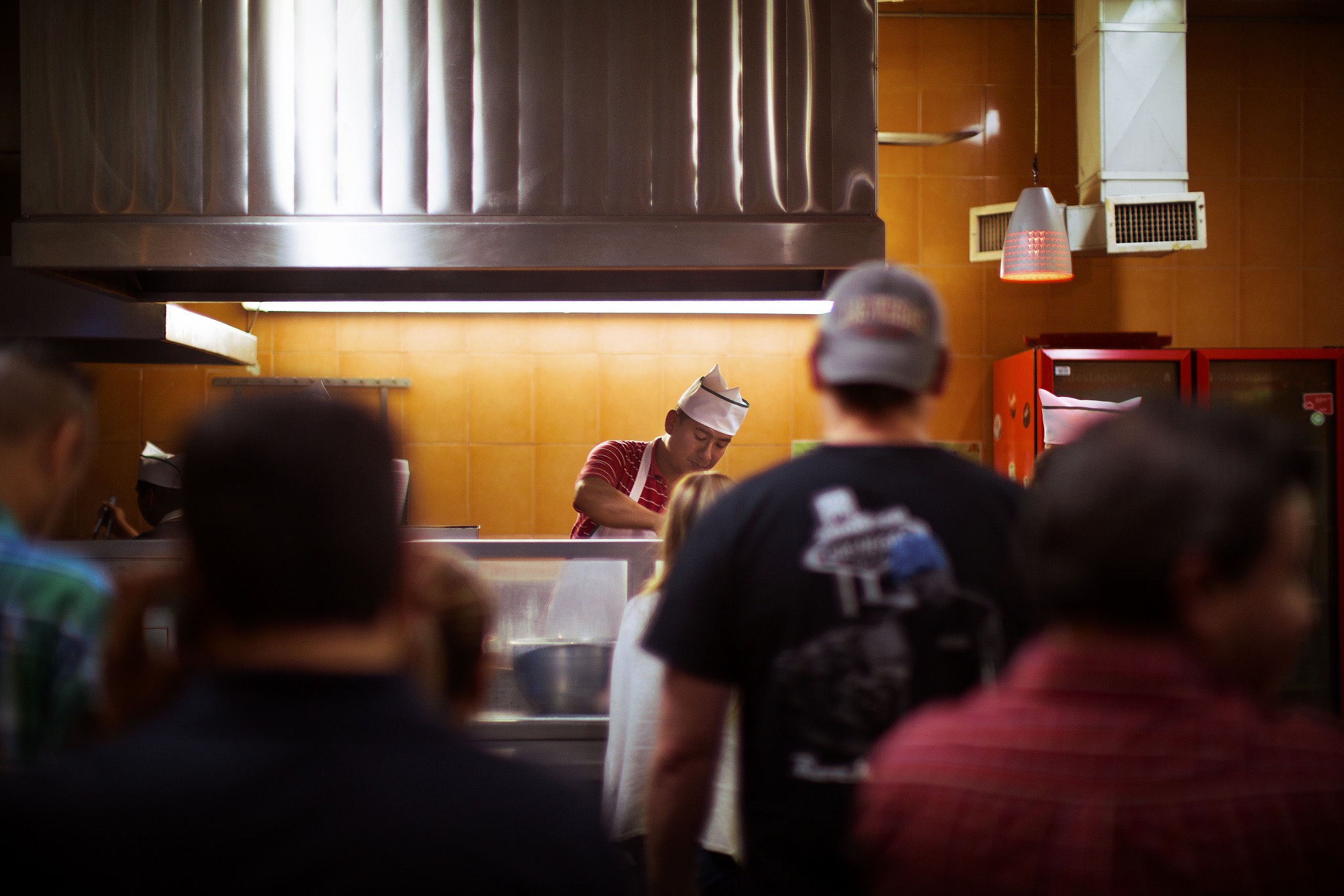 Canon EOS 6D + Canon EF 50mm f/1.0L sample photo. In line for tacos photography