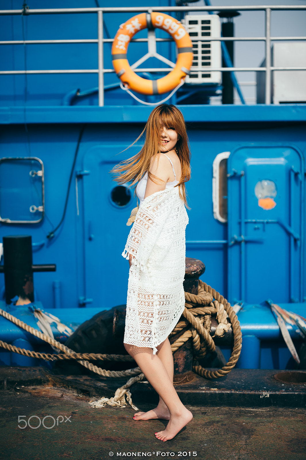 ZEISS Otus 55mm F1.4 sample photo. Girl on boat photography