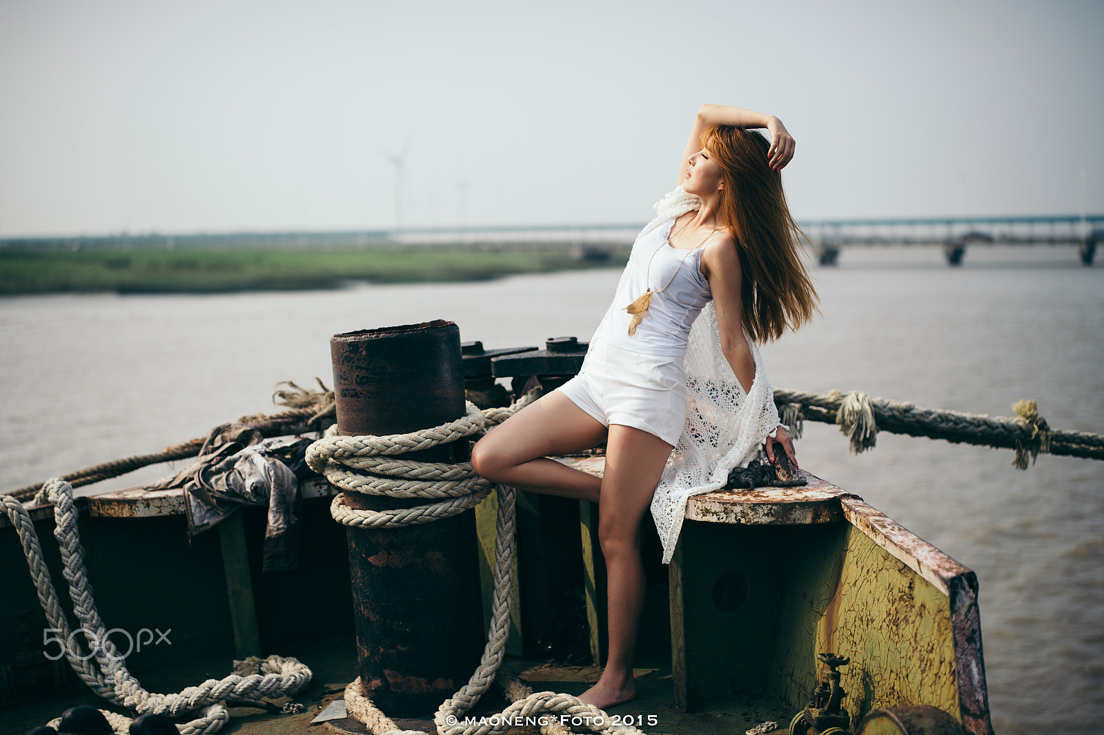 ZEISS Otus 55mm F1.4 sample photo. Girl on boat photography