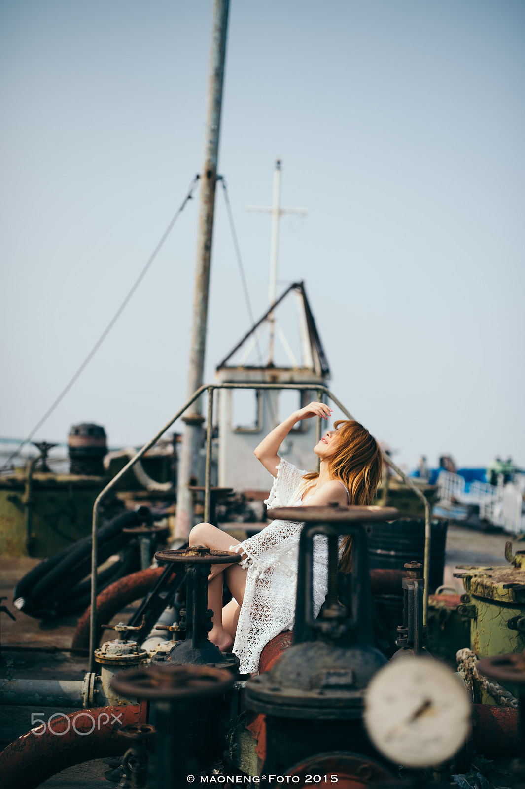 ZEISS Otus 55mm F1.4 sample photo. Girl on boat photography
