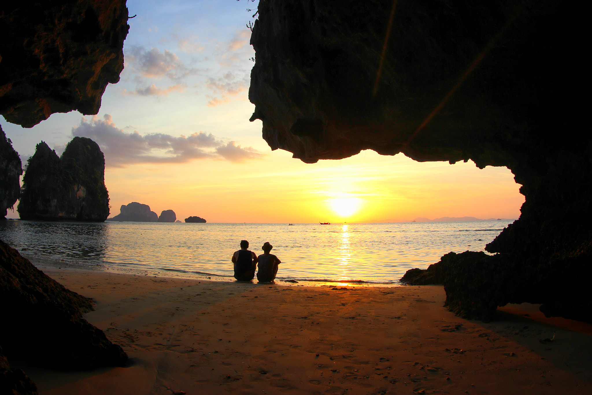 Canon EF 8-15mm F4L Fisheye USM sample photo. Thailand sunset photography